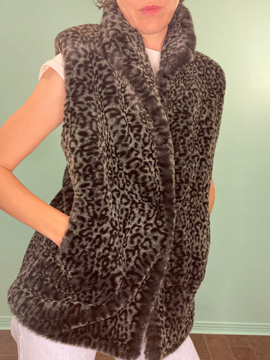 VINTAGE FAUX FUR CHEETAH VEST "BETA'S CHOICE"