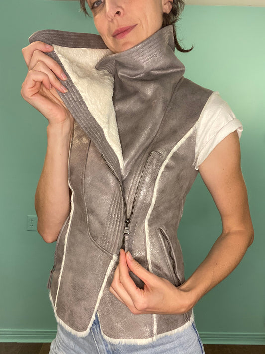 SLEEK "GUESS" FAUX SHEARLING METALLIC SILVER VEST