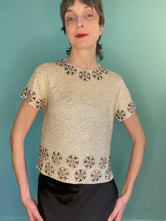 PRISTINE VINTAGE "IMPORTS BY ARISTO" %100 WOOL IVORY SEQUIN TOP