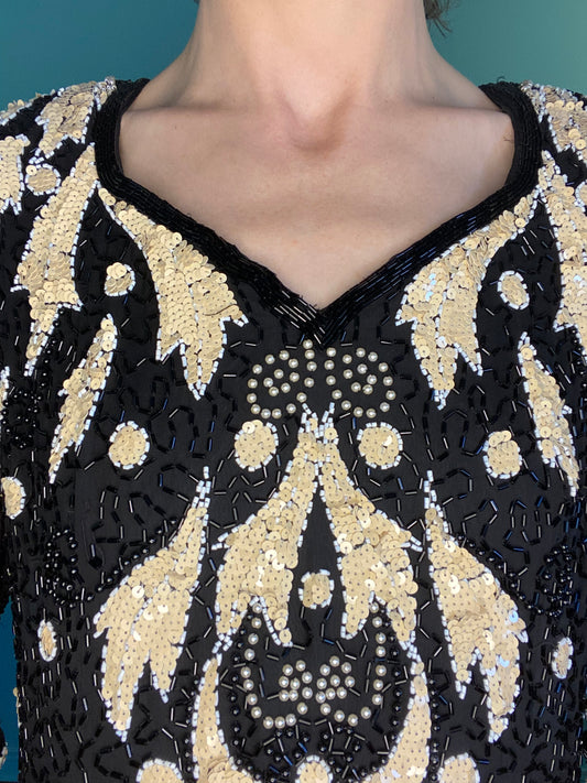 BREATHTAKING VINTAGE "LIPTONS" LONG SLEEVE SEQUIN TOP