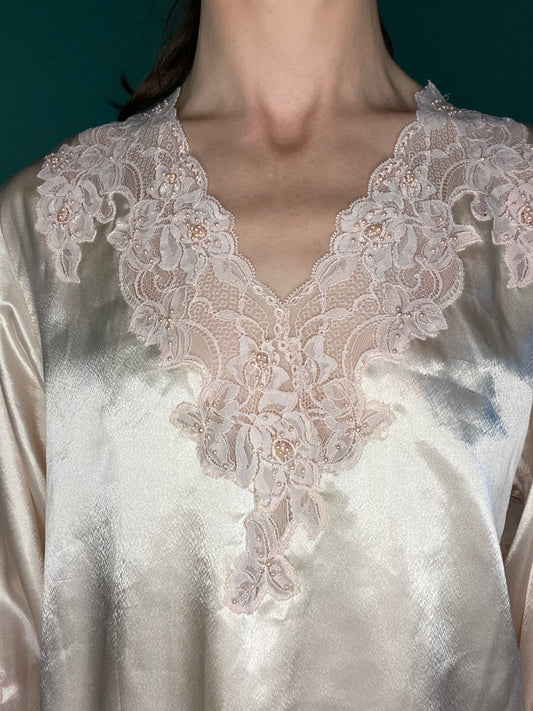 VINTAGE "EATON VANITY FAIR" NIGHTY WITH LACE AND BEADING