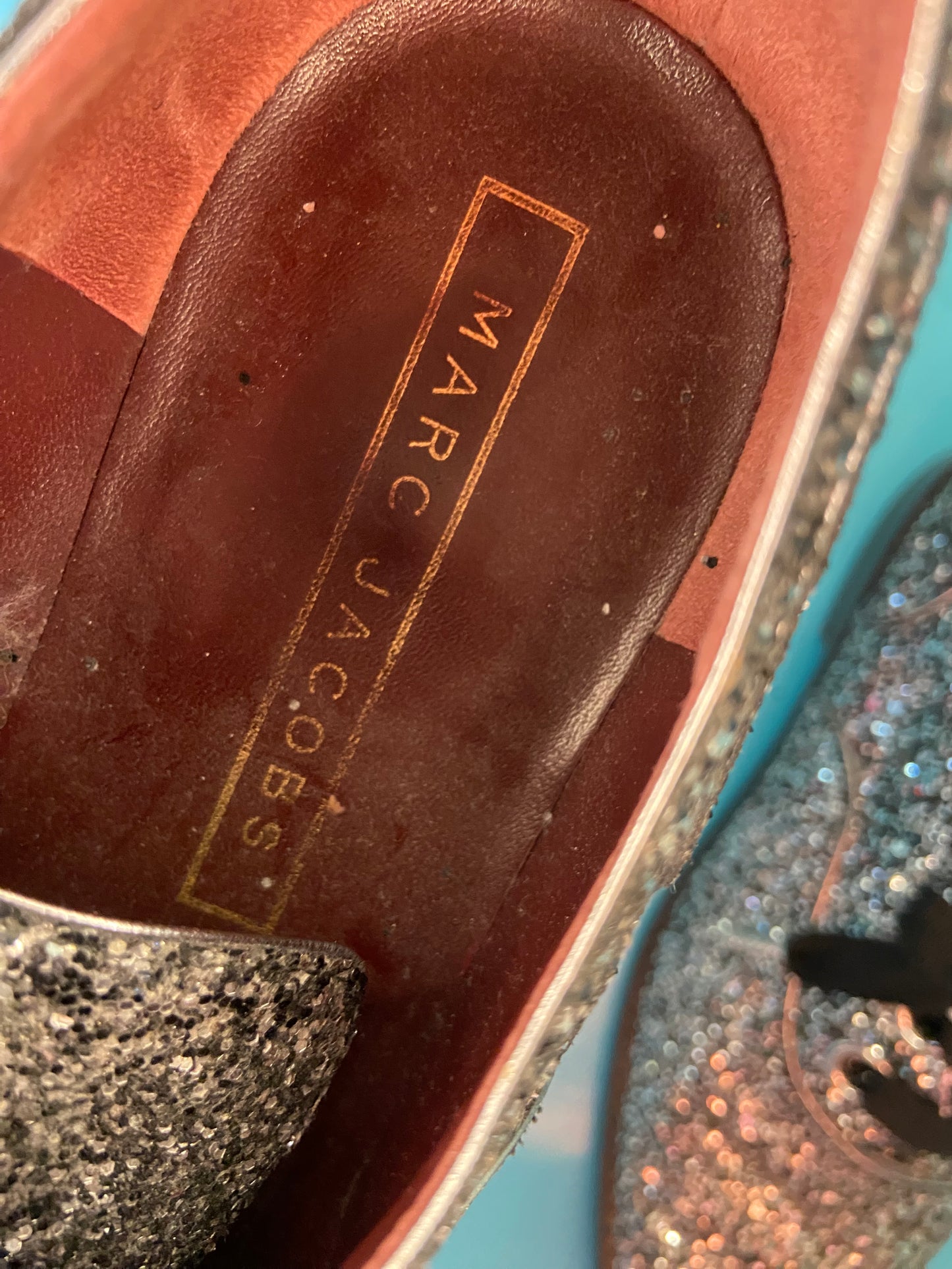 “MARC JACOBS” SILVER GLITTER DRESS SHOES