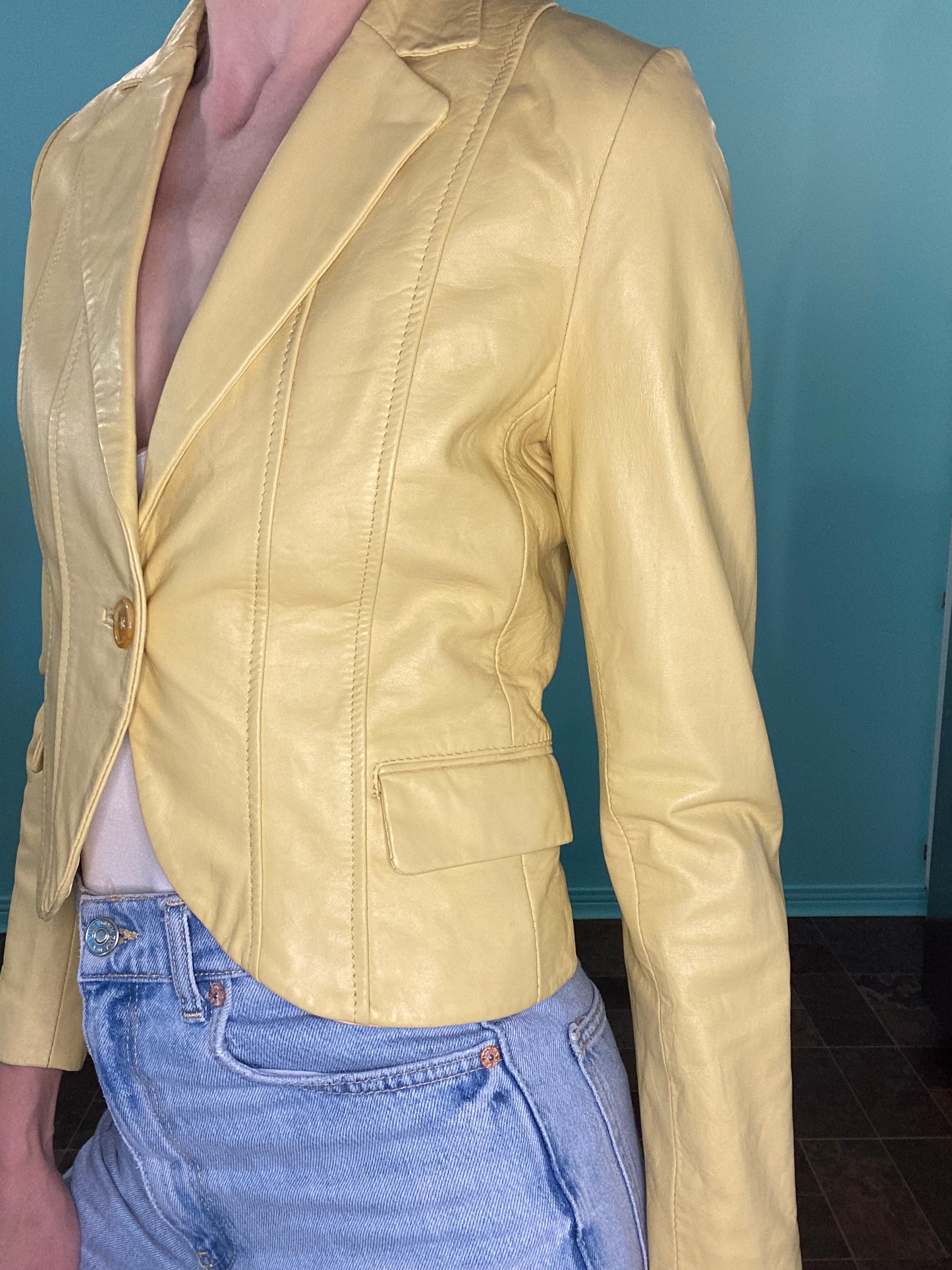 BUTTER YELLOW LEATHER BLAZER "SASCH"