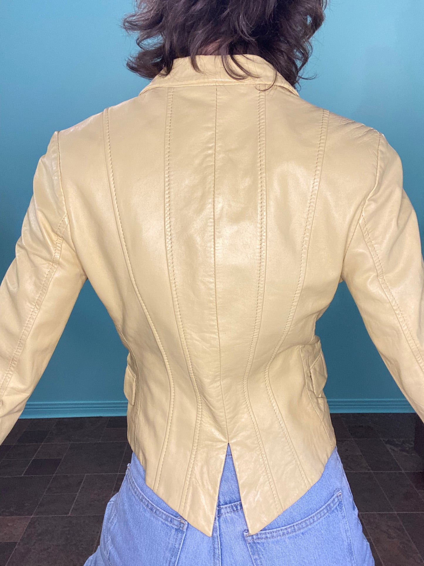 BUTTER YELLOW LEATHER BLAZER "SASCH"