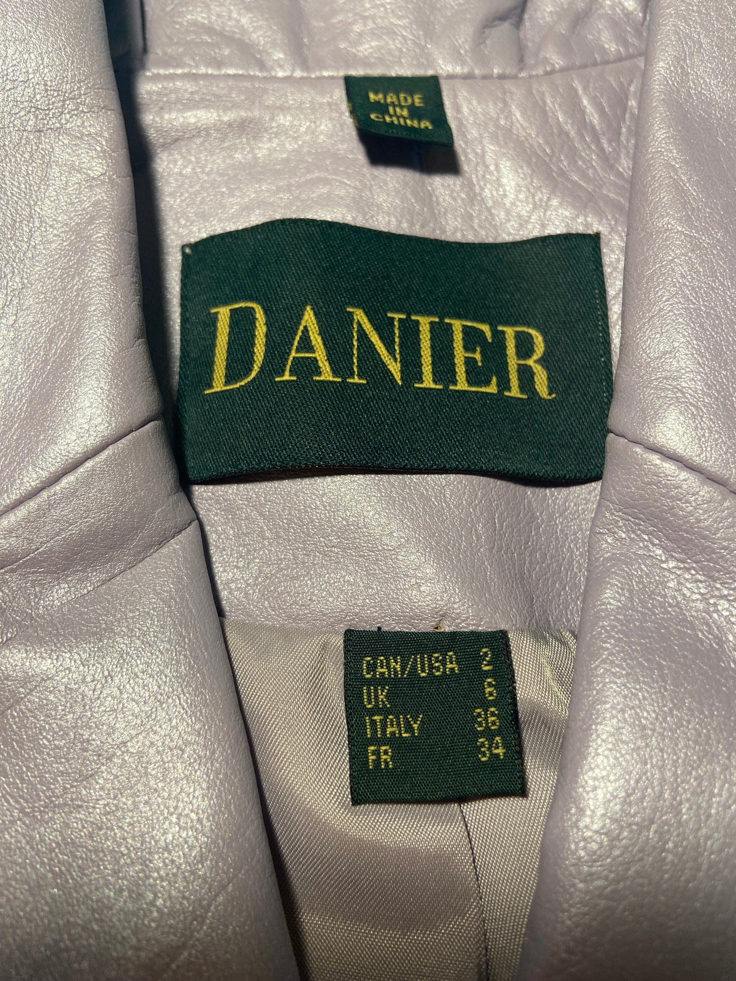 SUPER FUN Y2K VINTAGE DANIER - SHINY LILAC LEATHER