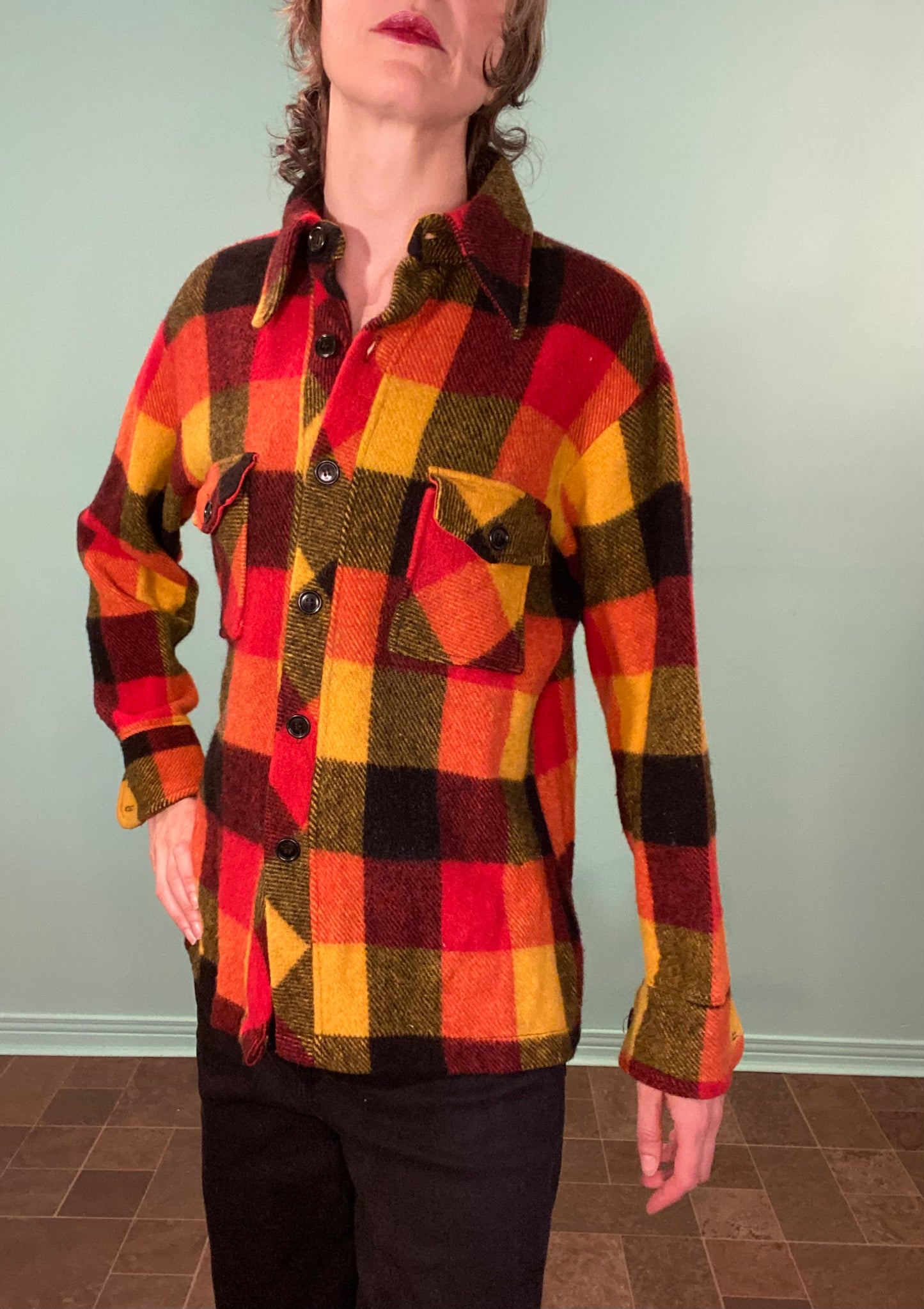 VINTAGE %100 WOOL "CARRIAGE CLUB" PLAID LUMBERJACK SHIRT