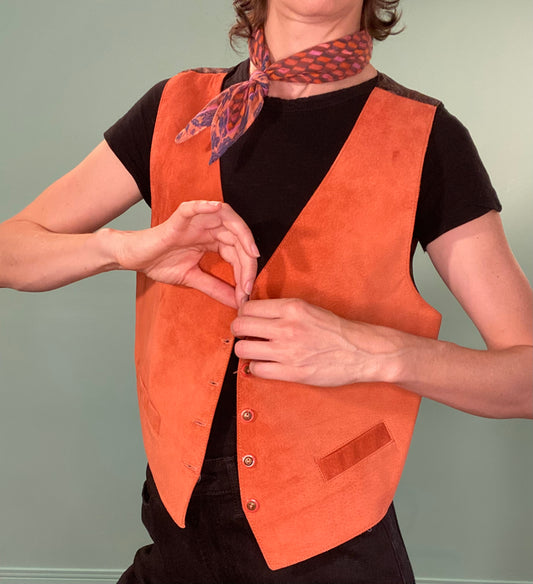 VINTAGE 90'S  "DANIEL HECHTER PARIS" SUEDE VEST