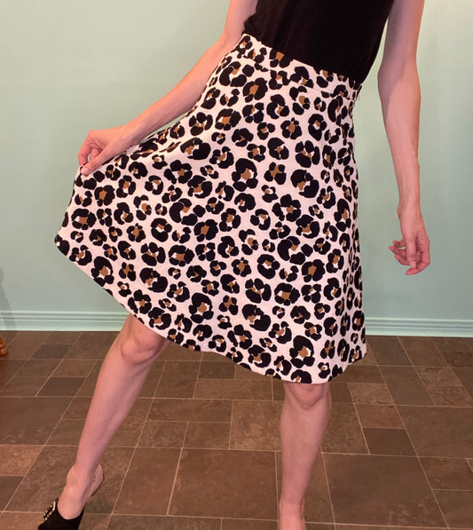 "ANNE TAYLOR FACTORY PETITE" KNEE LENGTH LEOPARD PRINT SKIRT