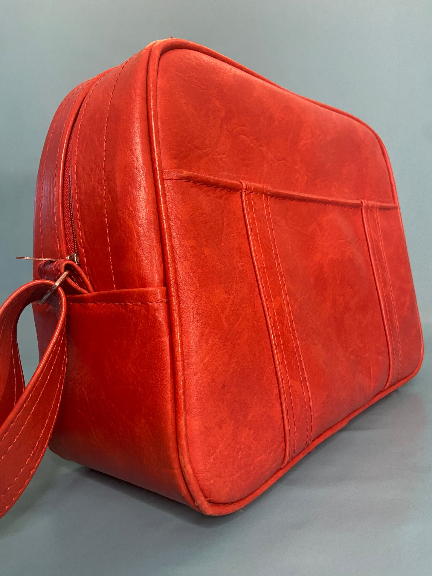 VINTAGE 1960'S SAMSONITE CARRY-ON BAG  ***MINT CONDITION