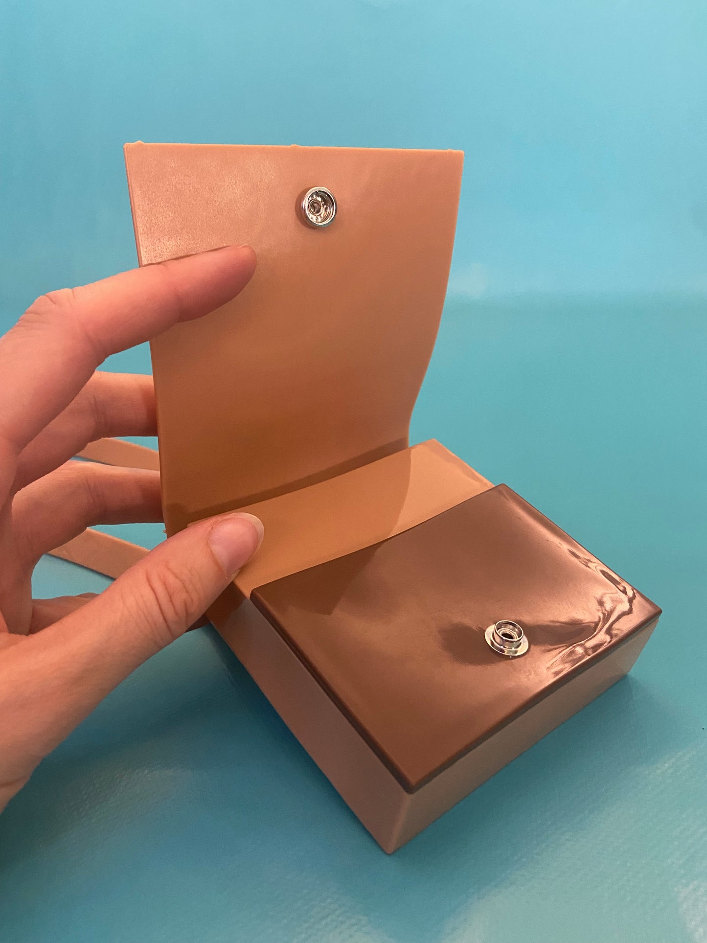 "MELISSA" JELLY CROSS BODY BAG IN TAN