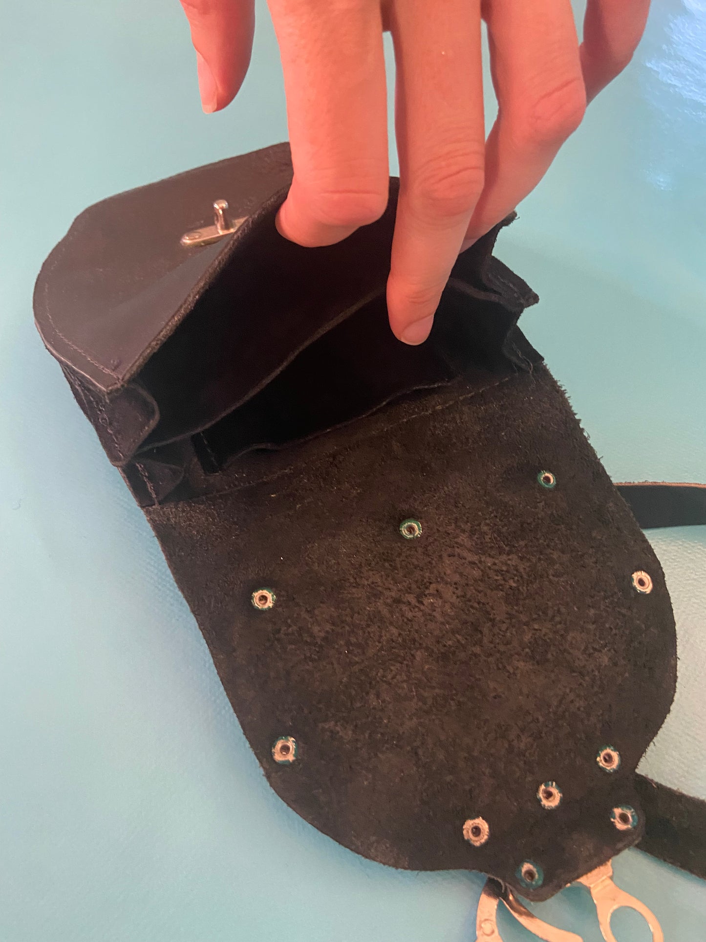 VINTAGE BLACK LEATHER "SPORRAN" BAG