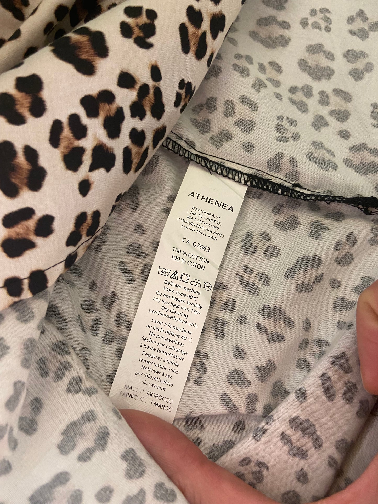 LEOPARD PRINT %100 COTTON DRESS SHIRT ***NEVER WORN