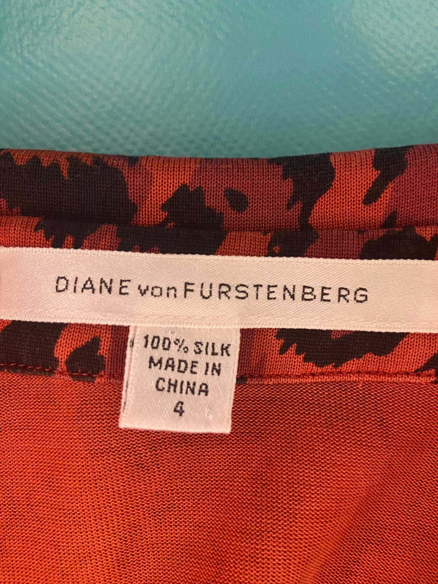 VINTAGE "DIANE VON FURSTENBERG" %100 SILK RED LEOPARD PRINT WRAP DRESS