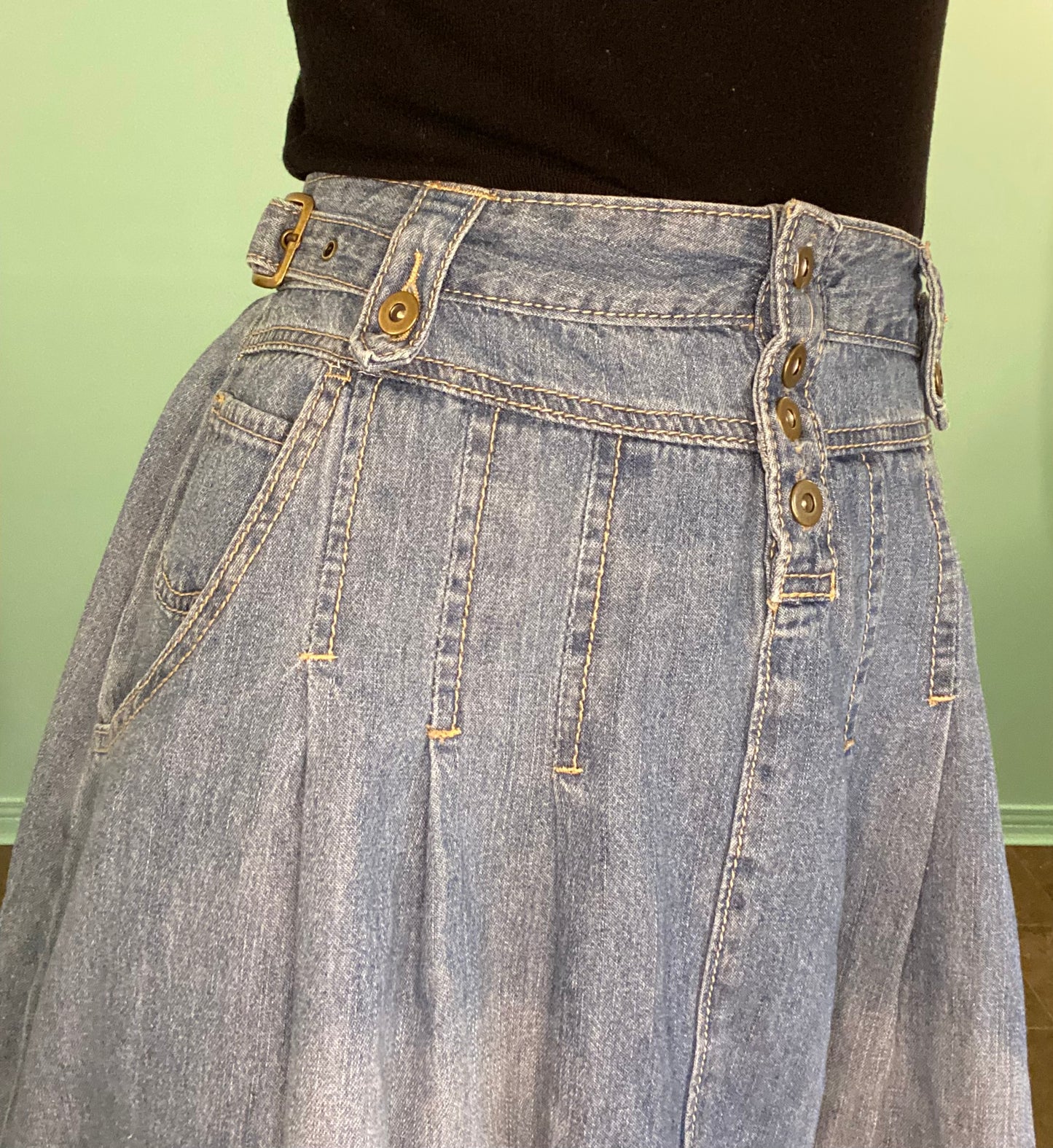 VINTAGE Y2K PLEATED DENIM SKIRT
