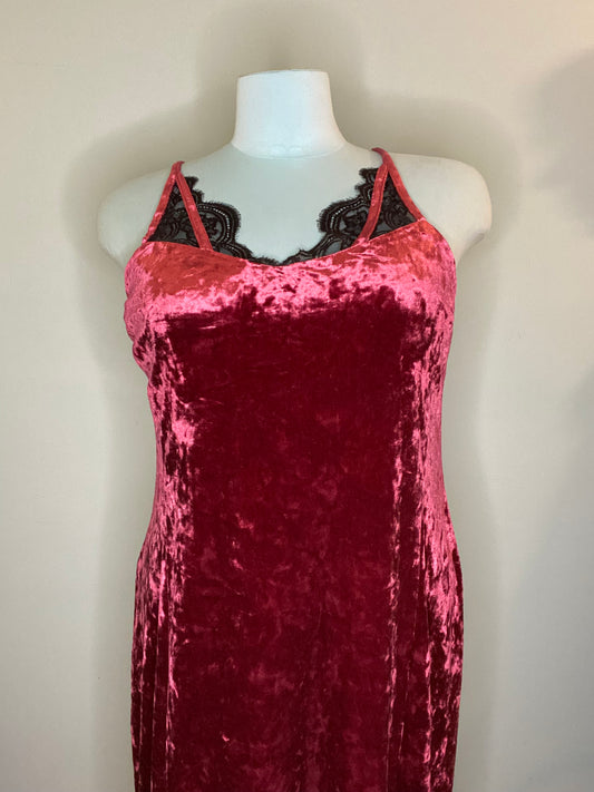 "CALVIN KLEIN" CRANBERRY STRETCH VELVET AND BLACK LACE NIGHTY/DRESS