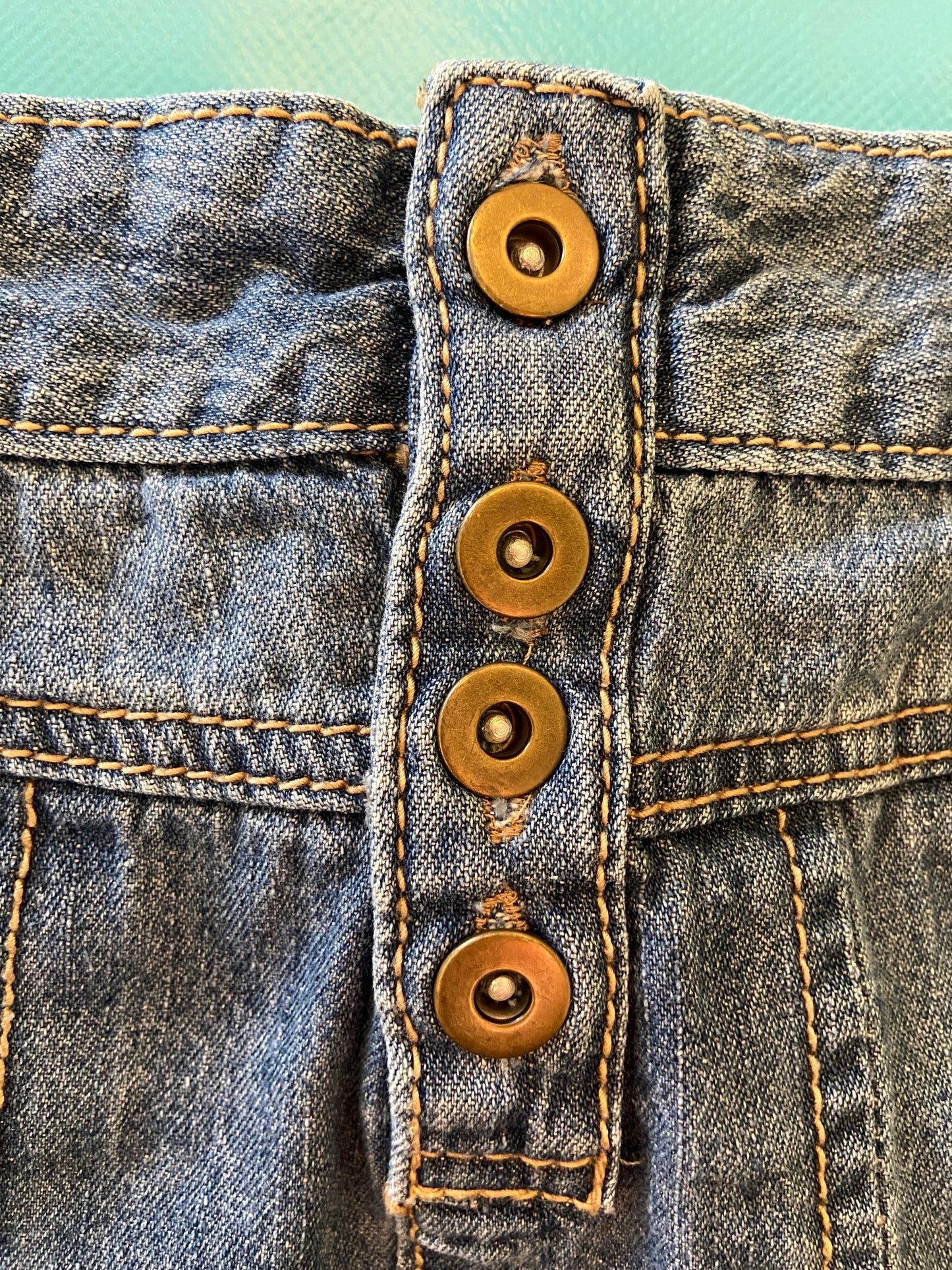 VINTAGE Y2K PLEATED DENIM SKIRT