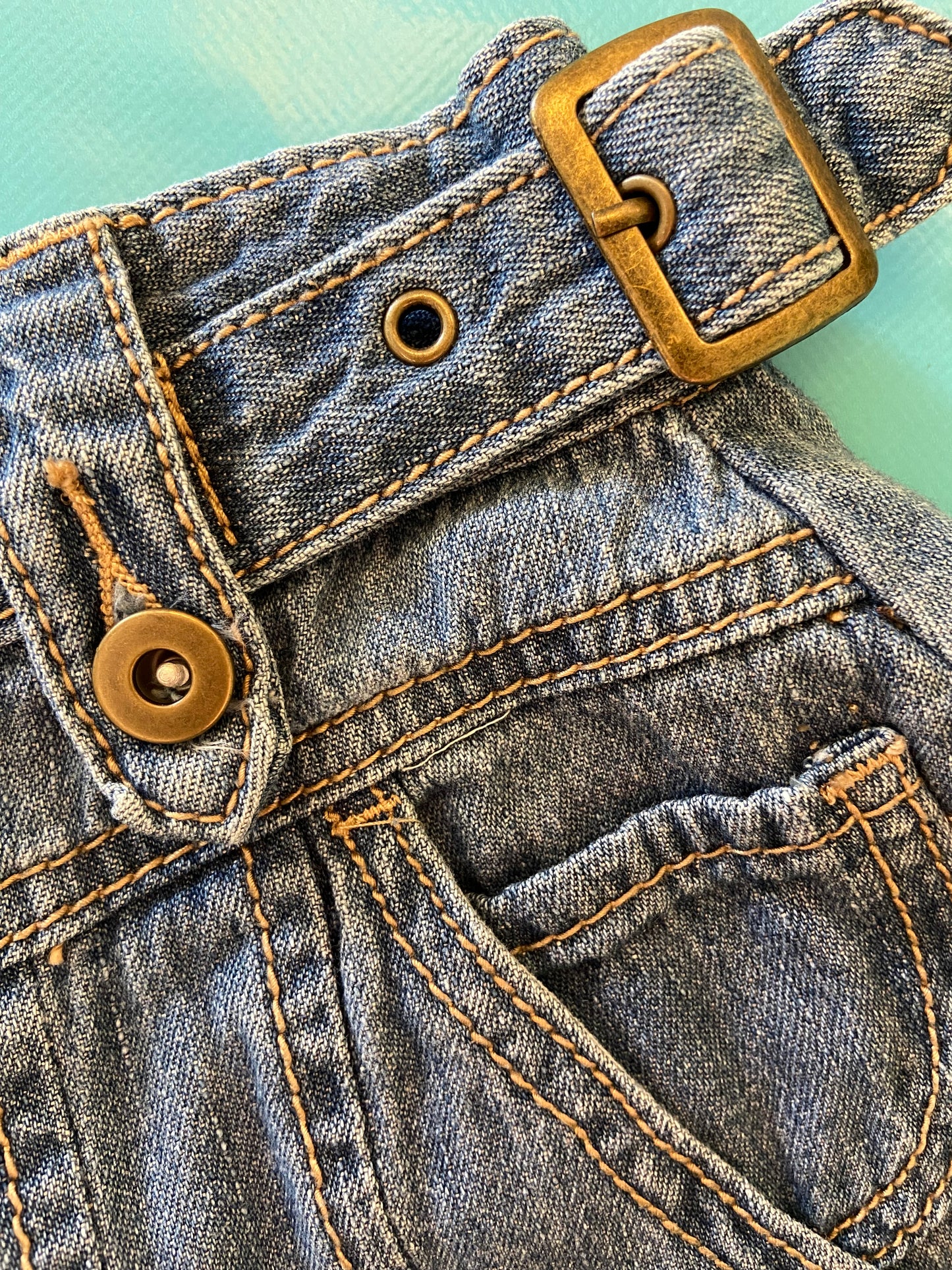 VINTAGE Y2K PLEATED DENIM SKIRT