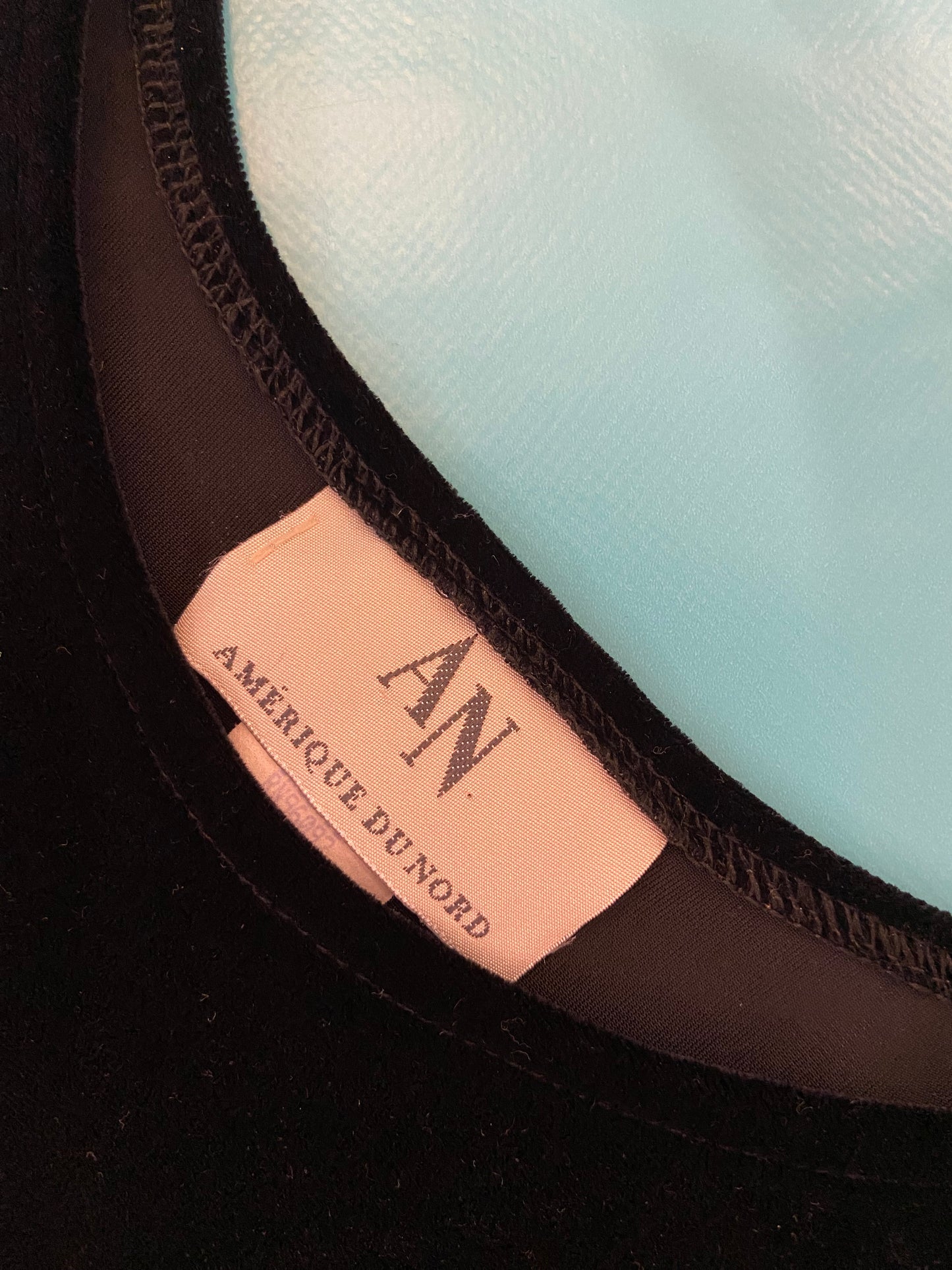 VINTAGE 90S "AMERIQUE DU NORD" STRETCH VELEVET LOOK T-SHIRT