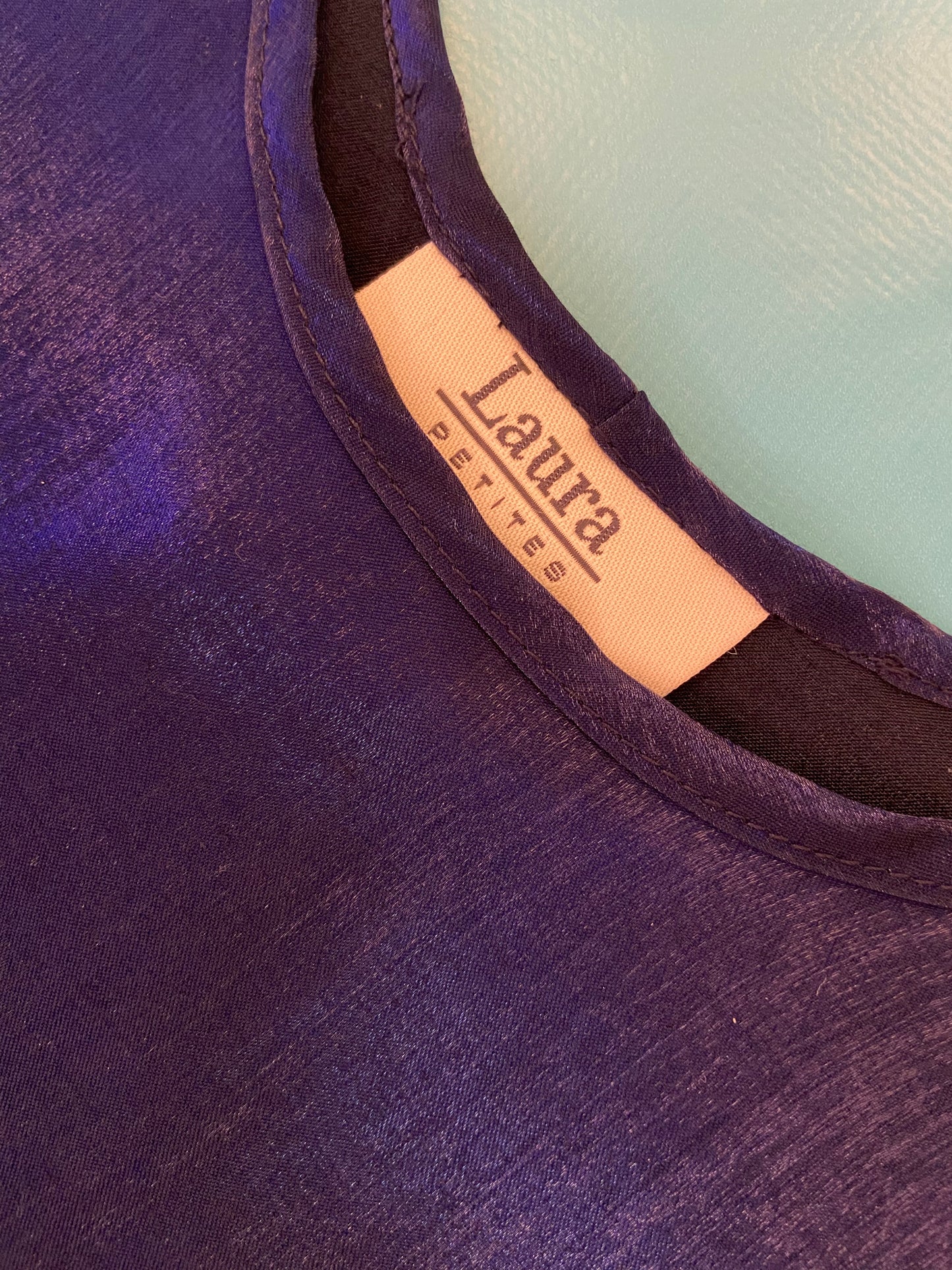 VINTAGE 90'S "LAURA PETITES" IRREDESCENT SLEEVELESS TOP