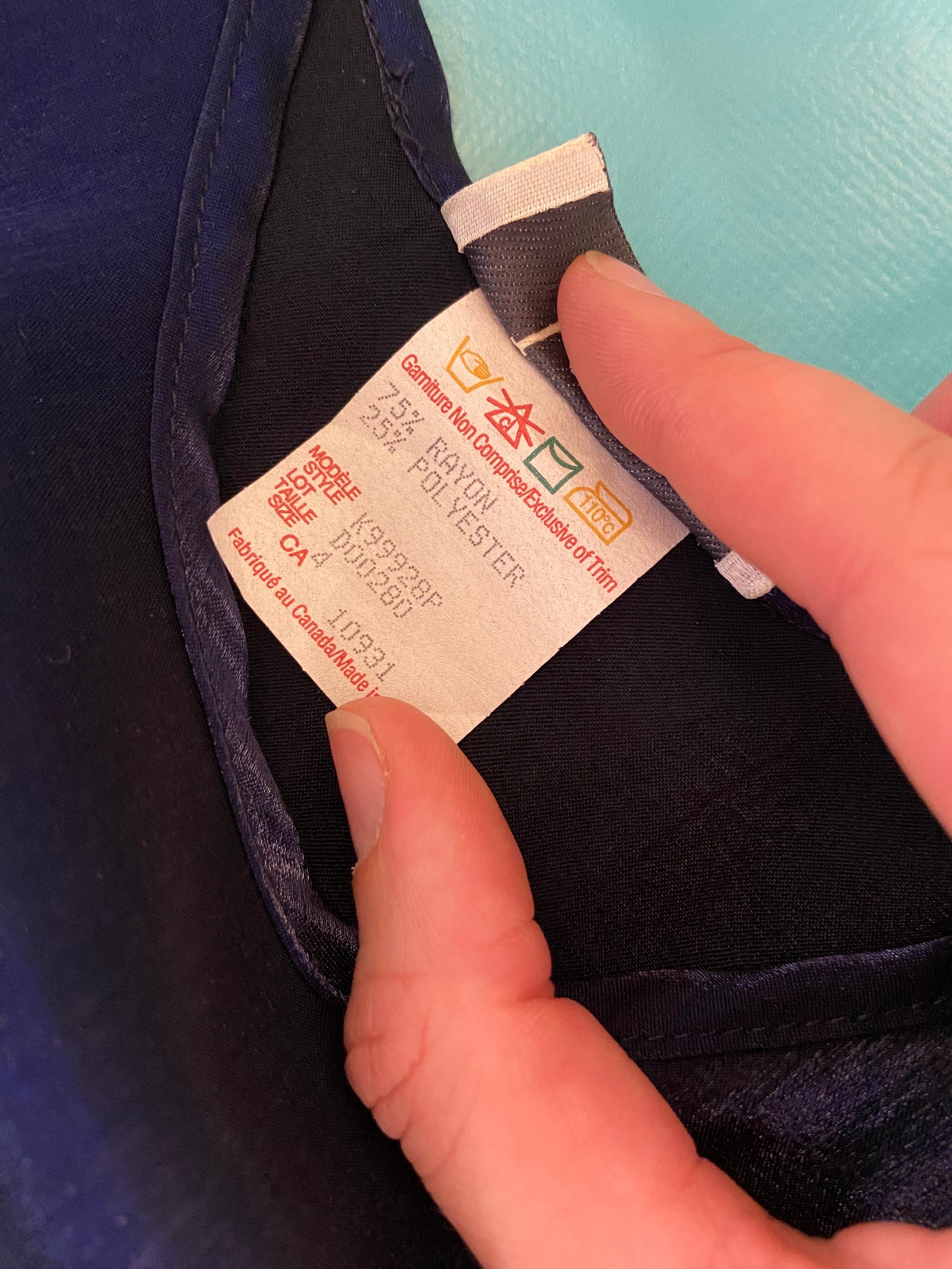 VINTAGE 90'S "LAURA PETITES" IRREDESCENT SLEEVELESS TOP