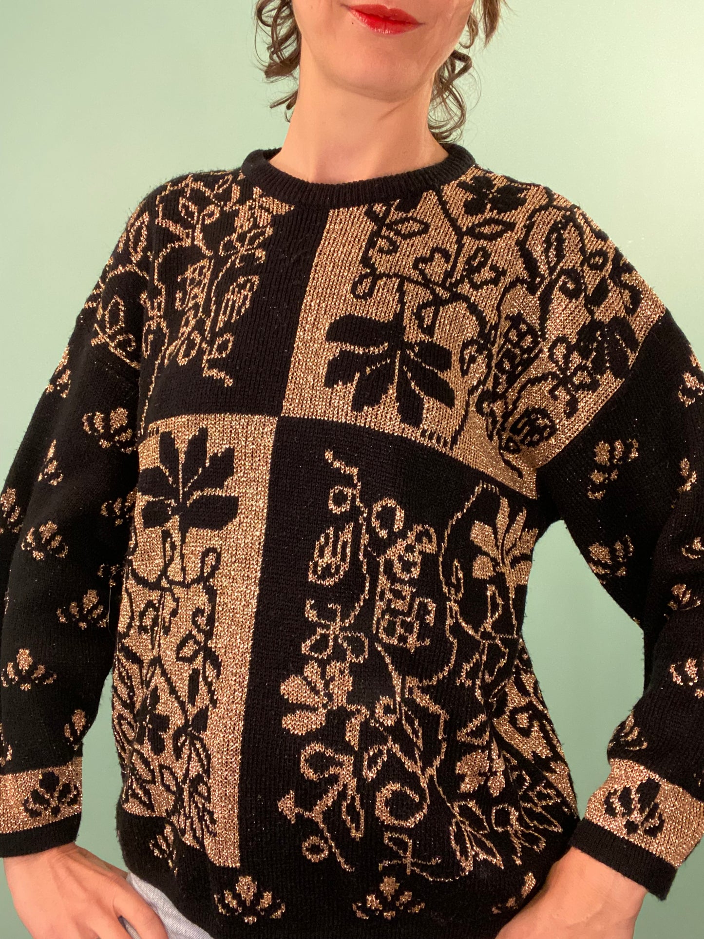 VINTAGE BLACK AND GOLD HOLIDAY FLORAL SWEATER