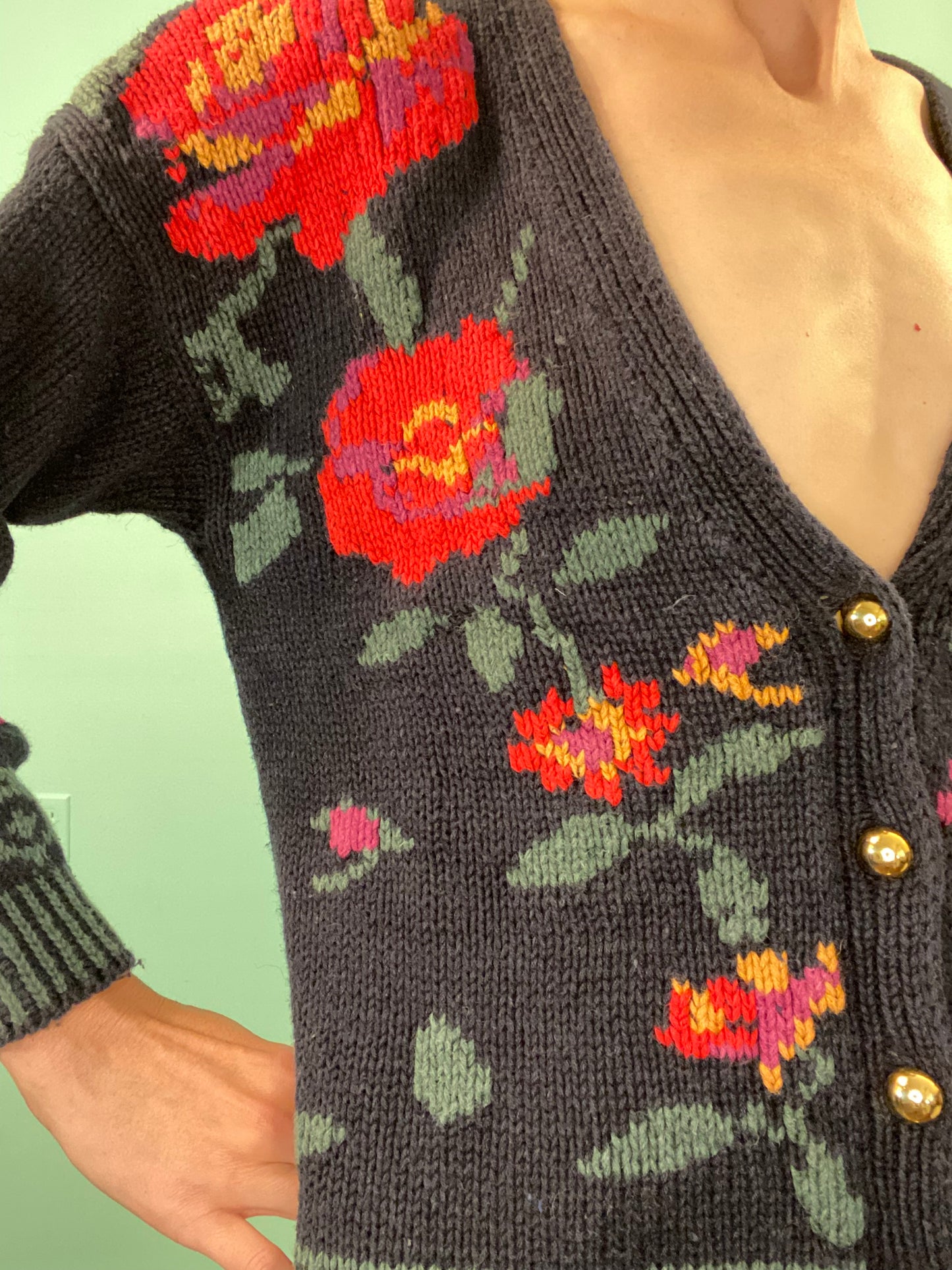 STUNNING VINTAGE "JONES NEW YORK" FLORAL CARDIGAN