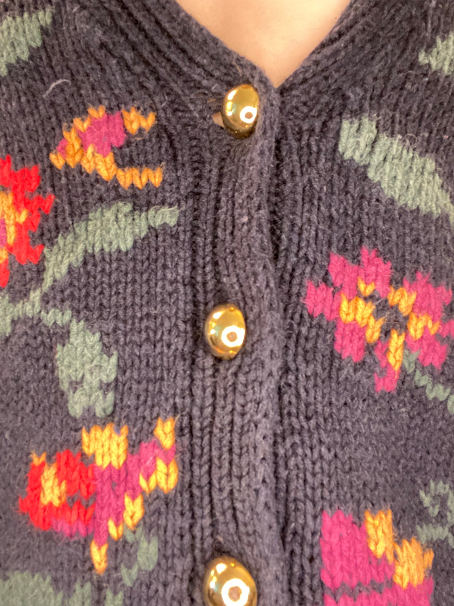 STUNNING VINTAGE "JONES NEW YORK" FLORAL CARDIGAN