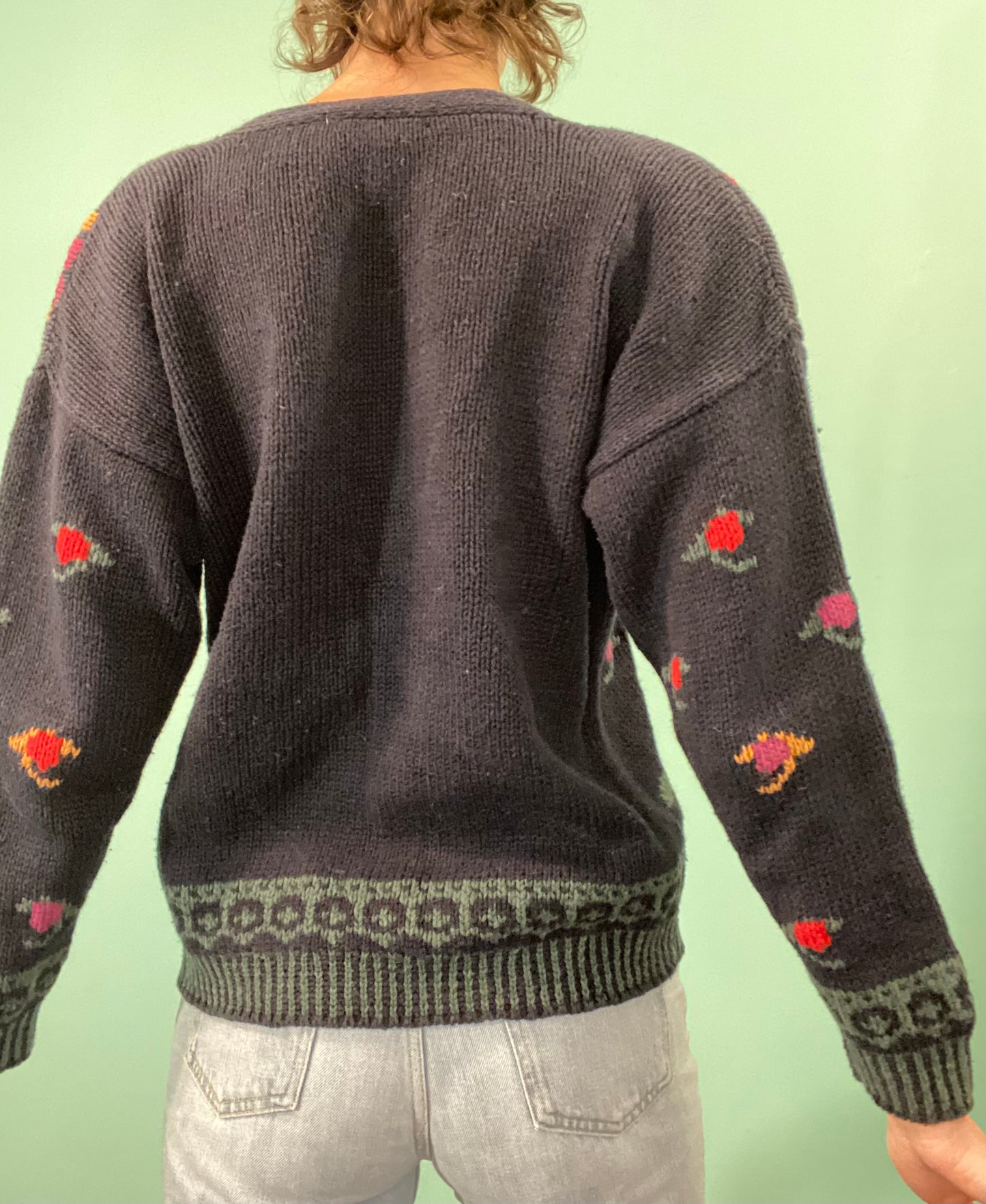 STUNNING VINTAGE "JONES NEW YORK" FLORAL CARDIGAN