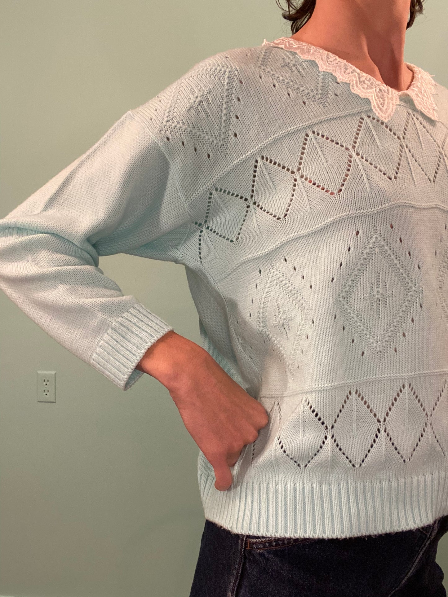 VINTAGE LACE COLLARED SWEATER