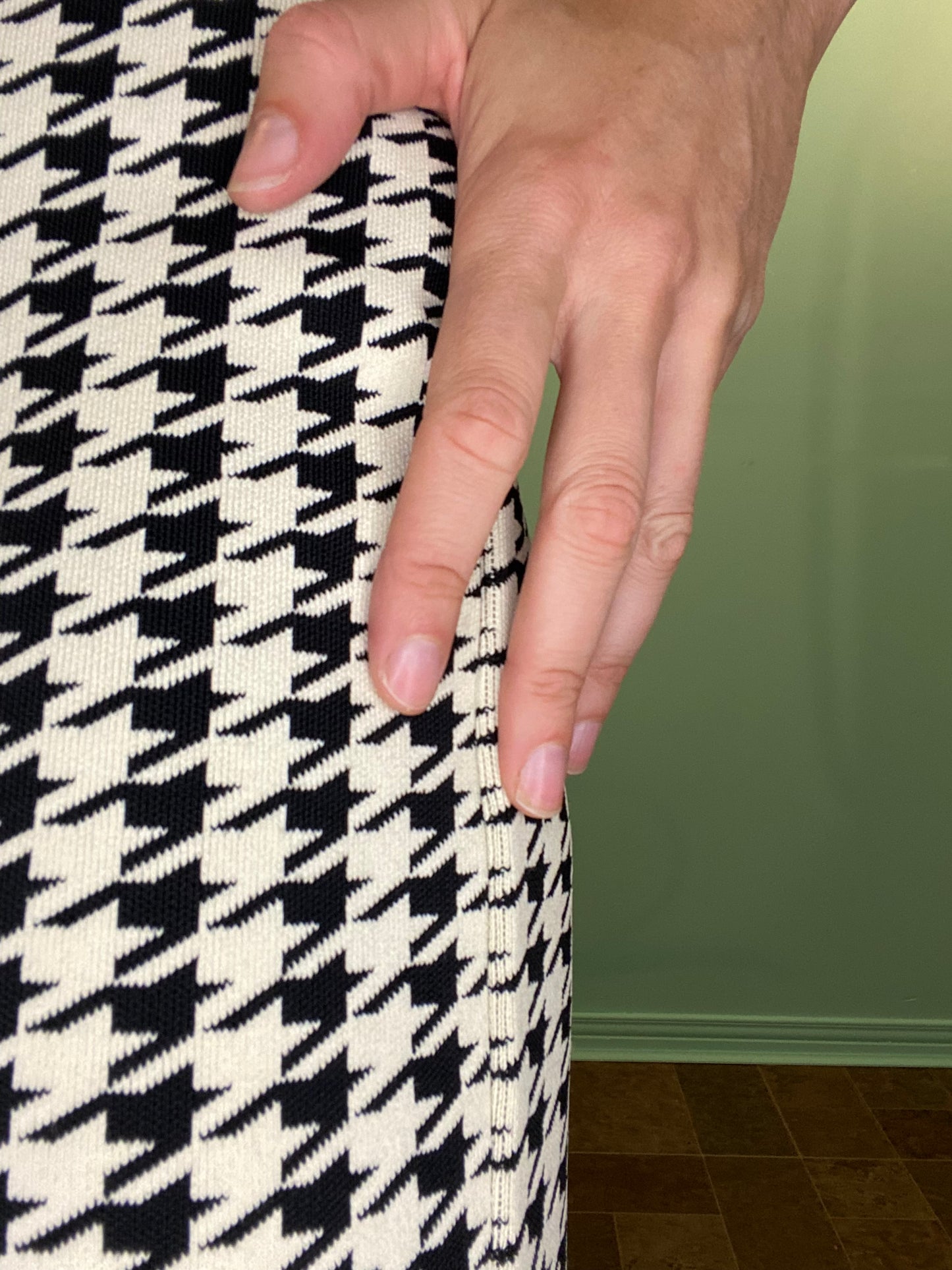 "PINK TARTAN" STRETCH HOUDSTOOTH KNEE LENGTH SKIRT