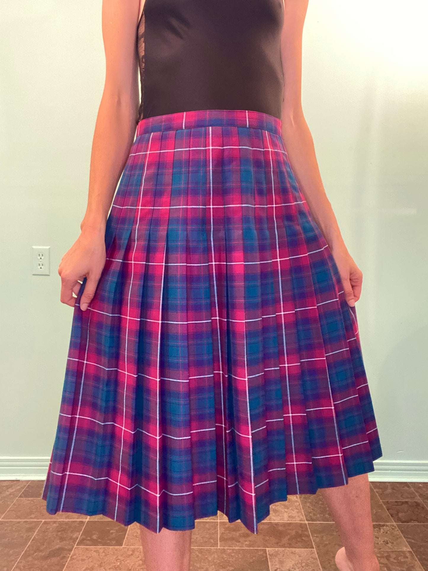VINTAGE PINK AND GREEN KILT STYLE SKIRT
