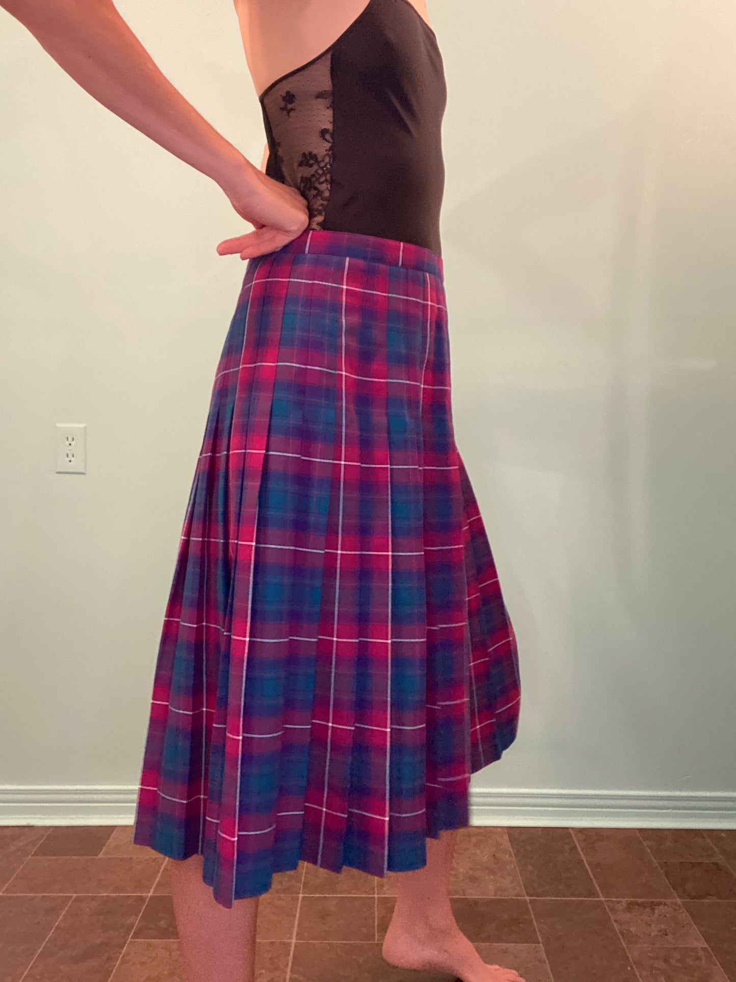 VINTAGE PINK AND GREEN KILT STYLE SKIRT