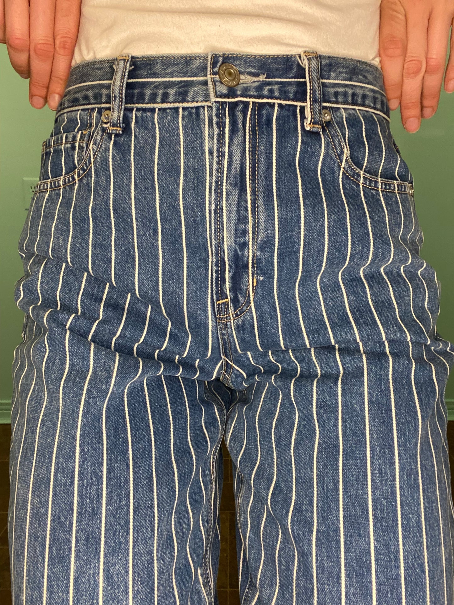 "AMERICAN EAGLE" TAPERED DARK DENIM AND WHITE PINSTRIPE JEANS