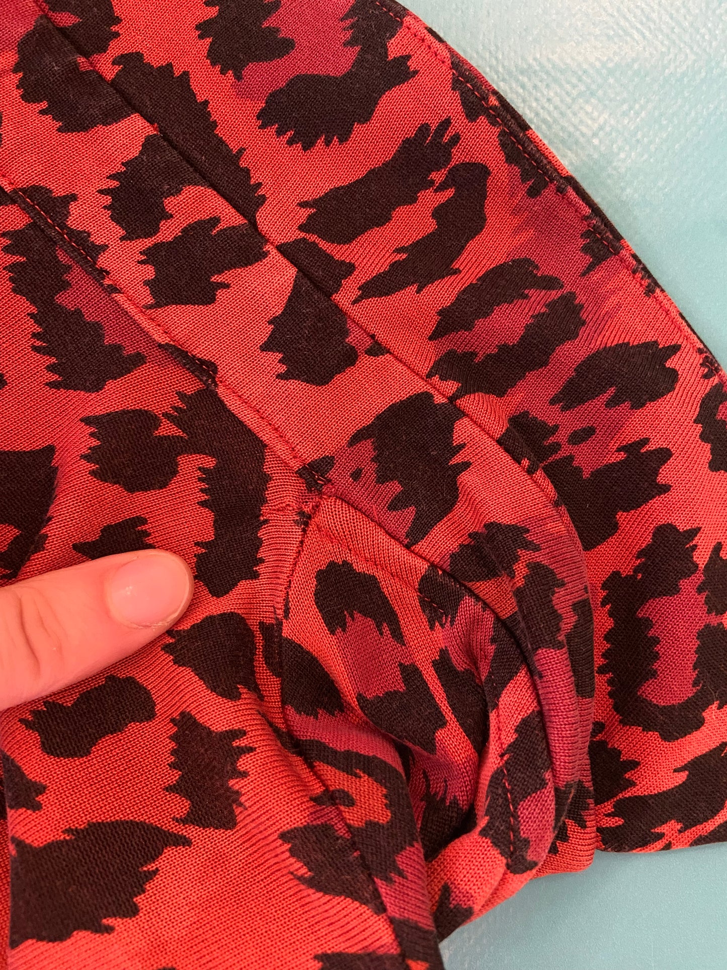 VINTAGE "DIANE VON FURSTENBERG" %100 SILK RED LEOPARD PRINT WRAP DRESS