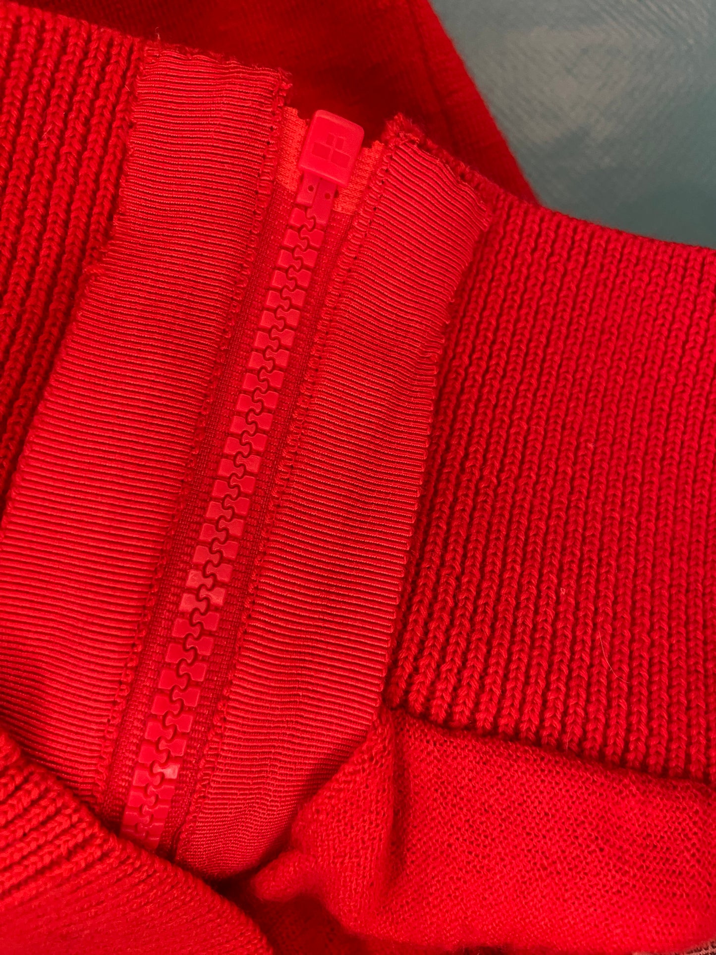 SUPER RARE VINTAGE Y2K "JUICY" %100 WOOL LOGO SWEATER