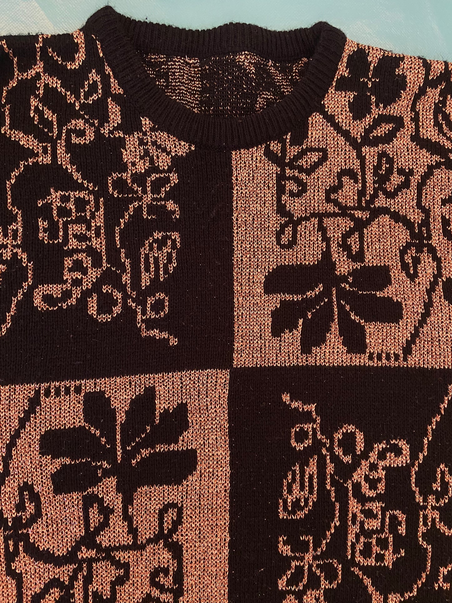 VINTAGE BLACK AND GOLD HOLIDAY FLORAL SWEATER