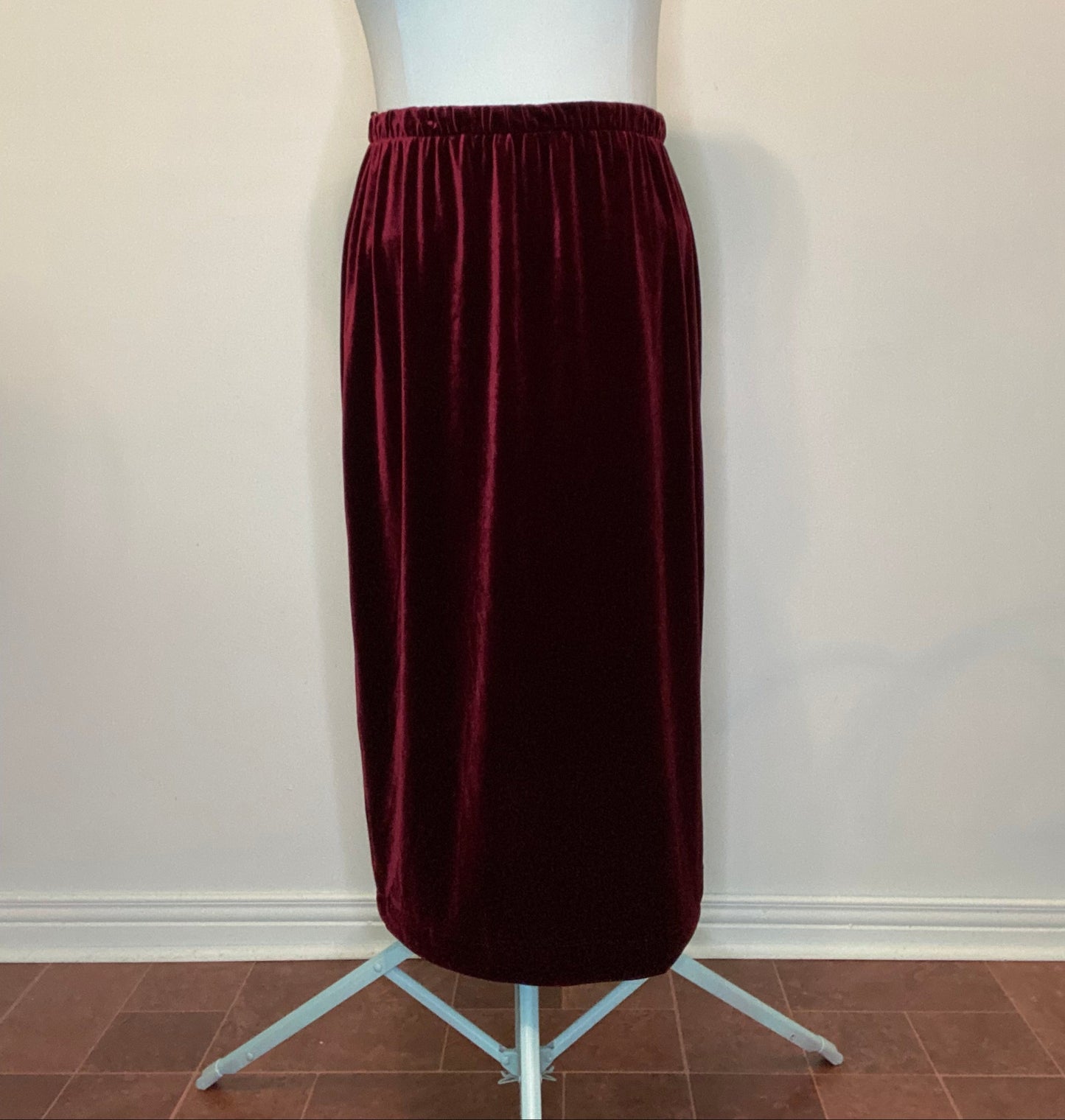 VINTAGE 90S "LAURA II" WINE COLOURED STRETCH VELVET SKIRT