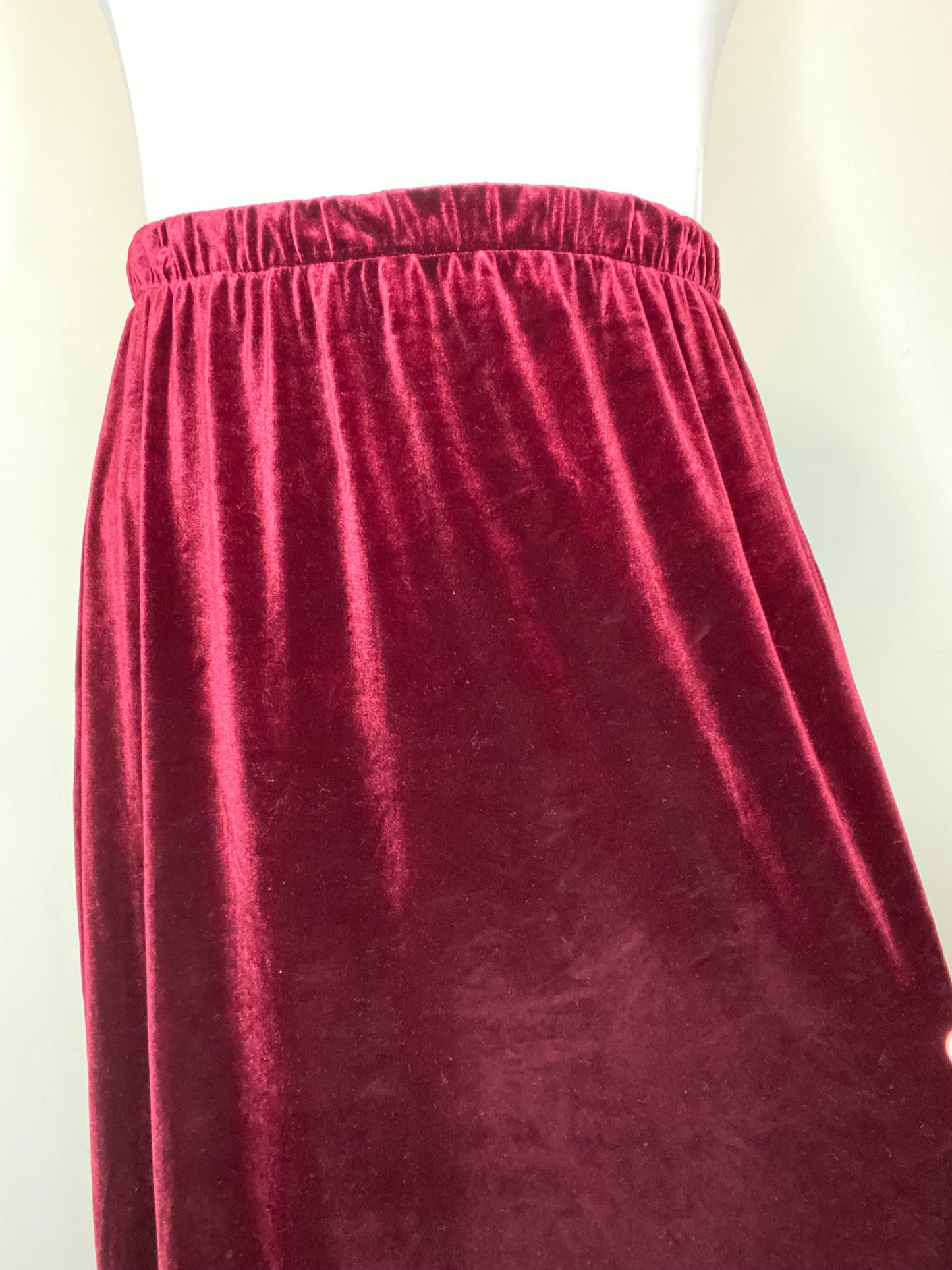 VINTAGE 90S "LAURA II" WINE COLOURED STRETCH VELVET SKIRT