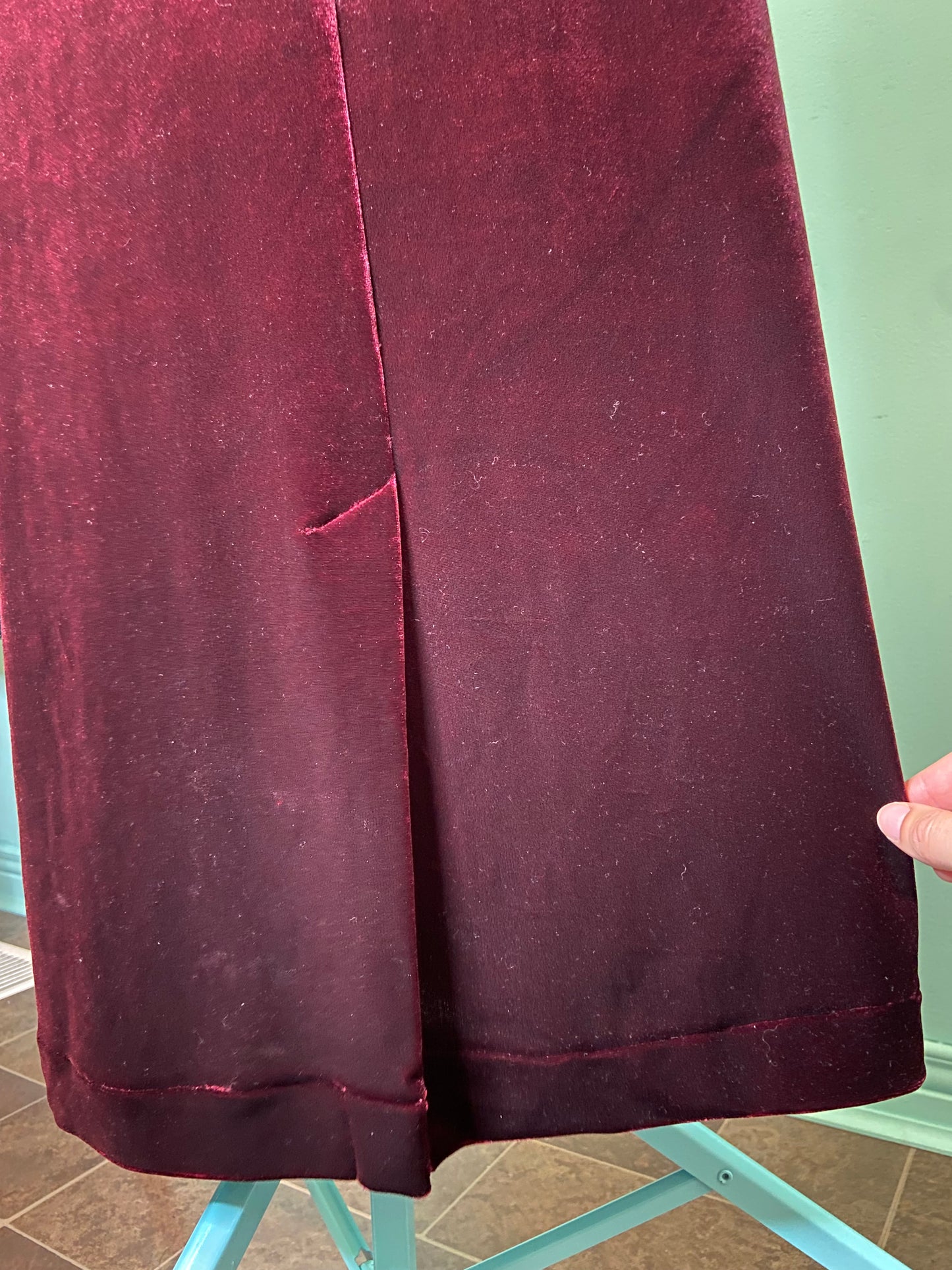 VINTAGE 90S "LAURA II" WINE COLOURED STRETCH VELVET SKIRT