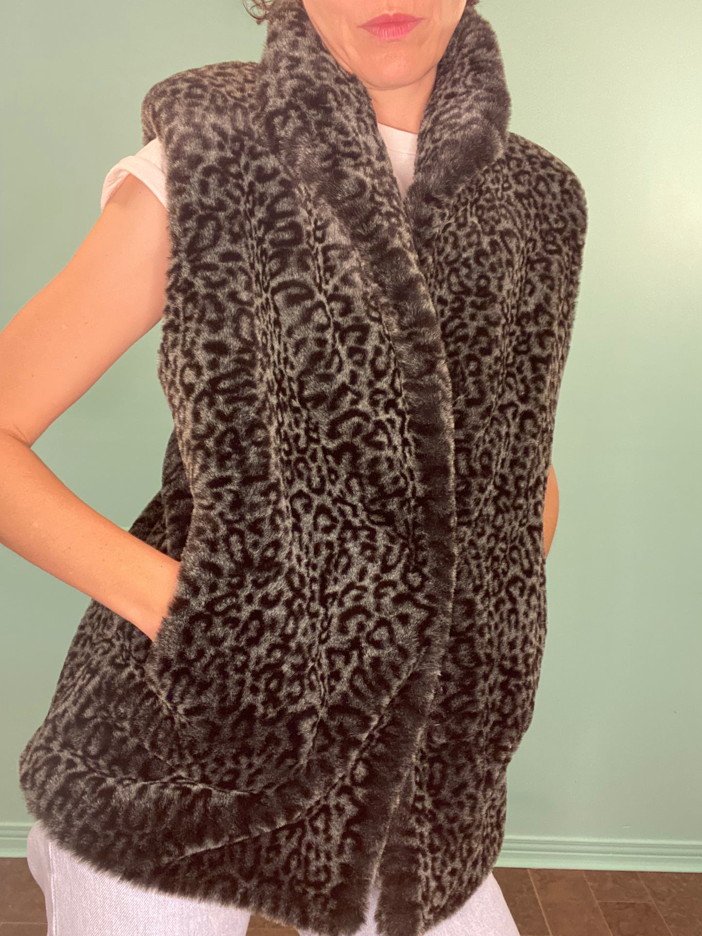 VINTAGE FAUX FUR CHEETAH VEST "BETA'S CHOICE"