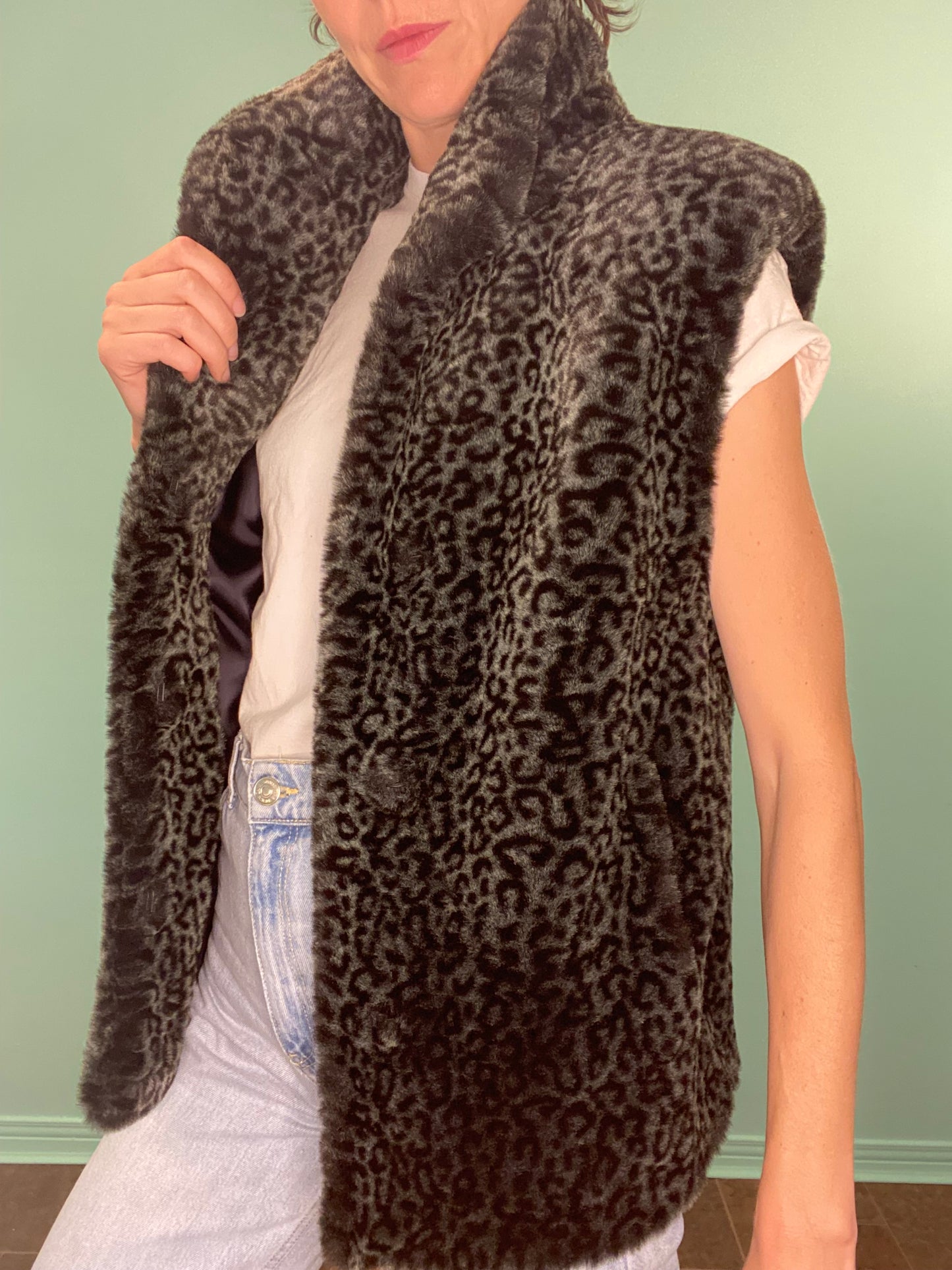 VINTAGE FAUX FUR CHEETAH VEST "BETA'S CHOICE"