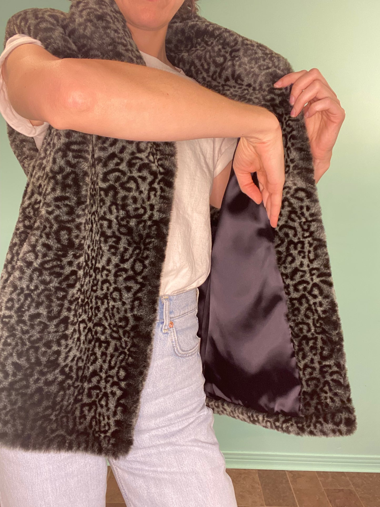 VINTAGE FAUX FUR CHEETAH VEST "BETA'S CHOICE"