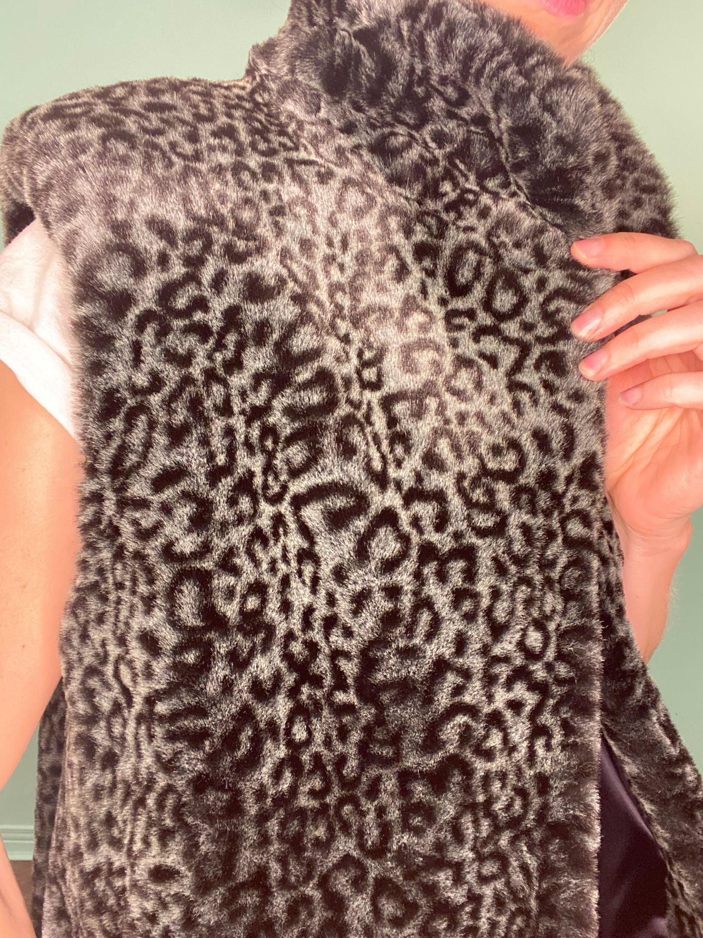 VINTAGE FAUX FUR CHEETAH VEST "BETA'S CHOICE"