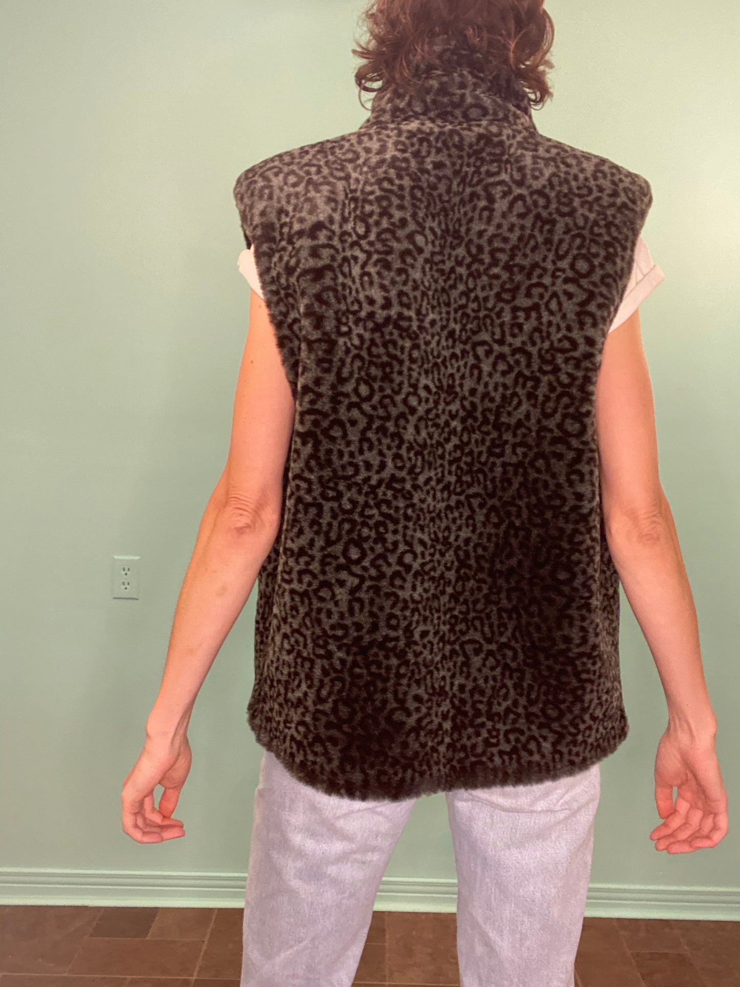 VINTAGE FAUX FUR CHEETAH VEST "BETA'S CHOICE"
