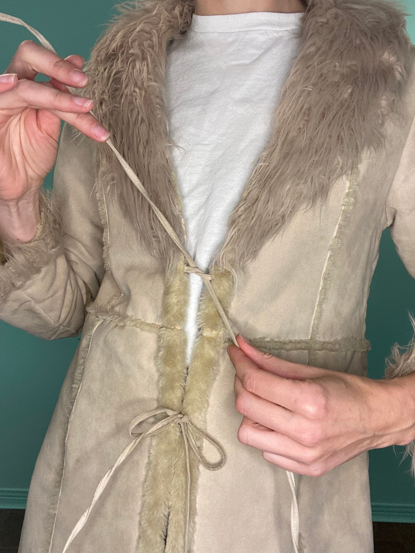 VINTAGE "PARAQON" FAUX SUEDE FUR COLLARED PENNY LANE TRENCH COAT