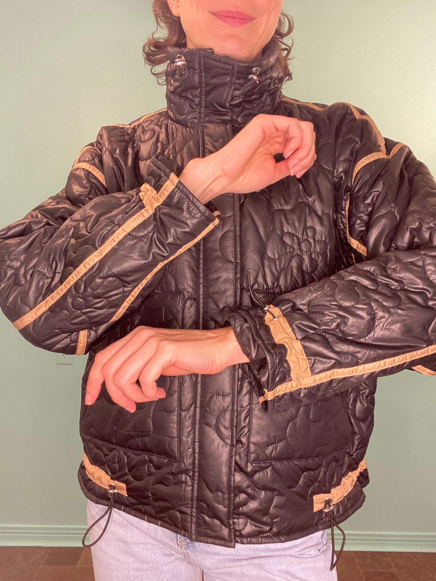 NEW NEVER WORN "YAS" BLACK FLORAL QUILTED COAT