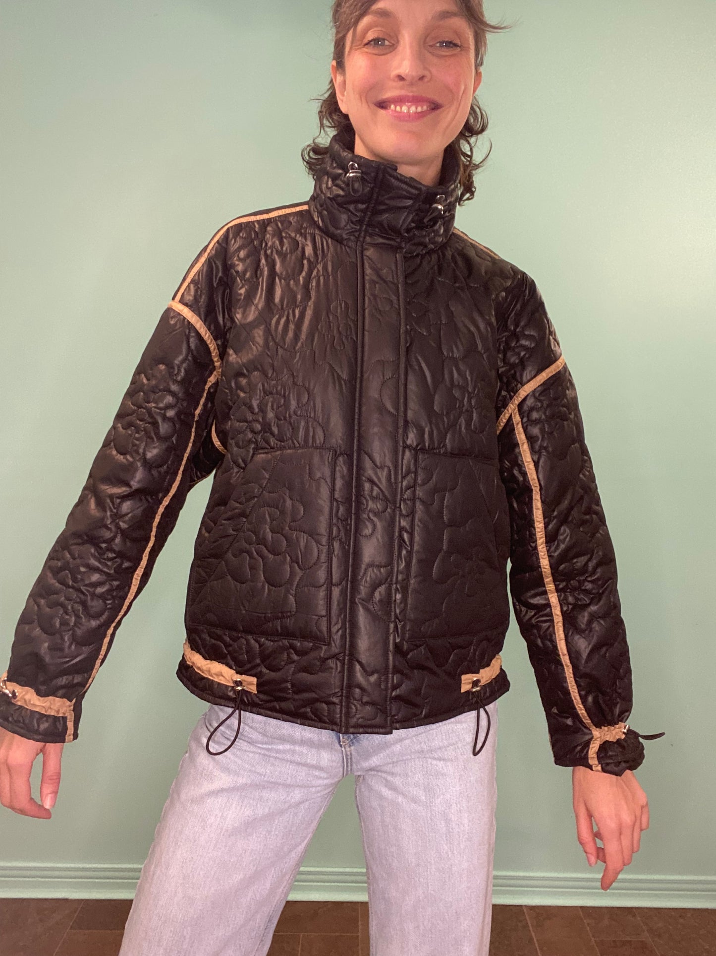 NEW NEVER WORN "YAS" BLACK FLORAL QUILTED COAT