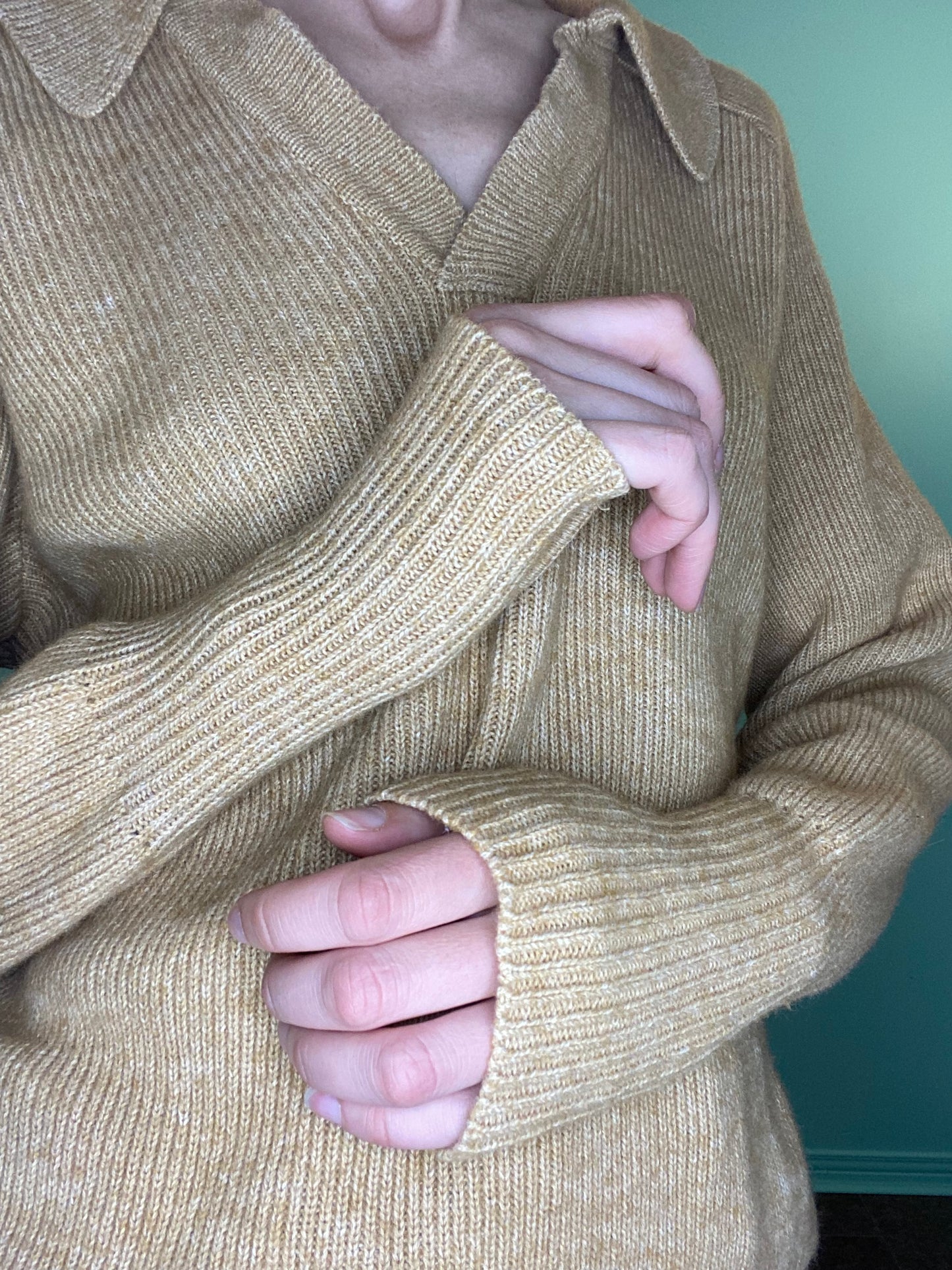 VINTAGE CARAMEL "INGO" SWEATER