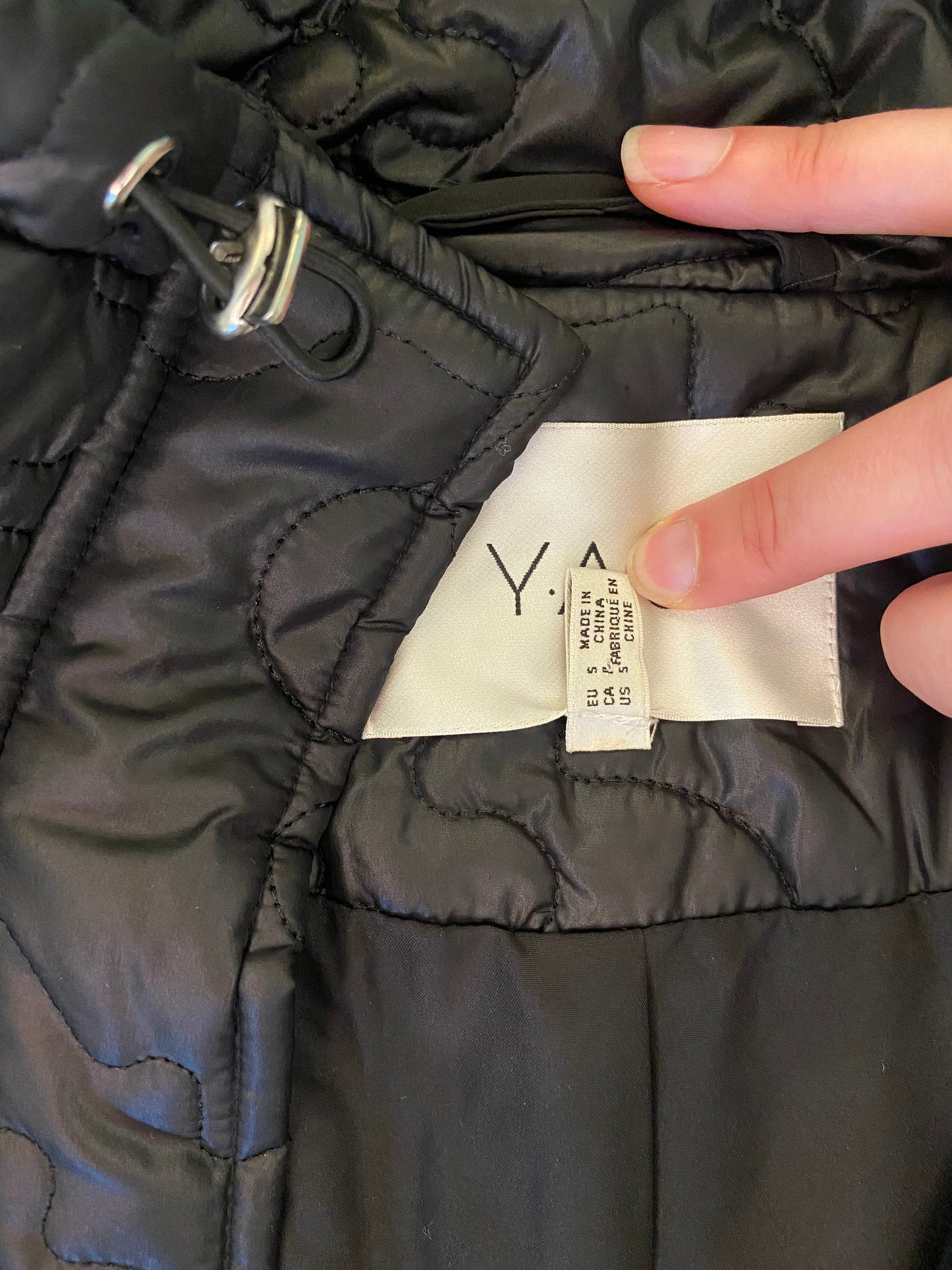 NEW NEVER WORN "YAS" BLACK FLORAL QUILTED COAT