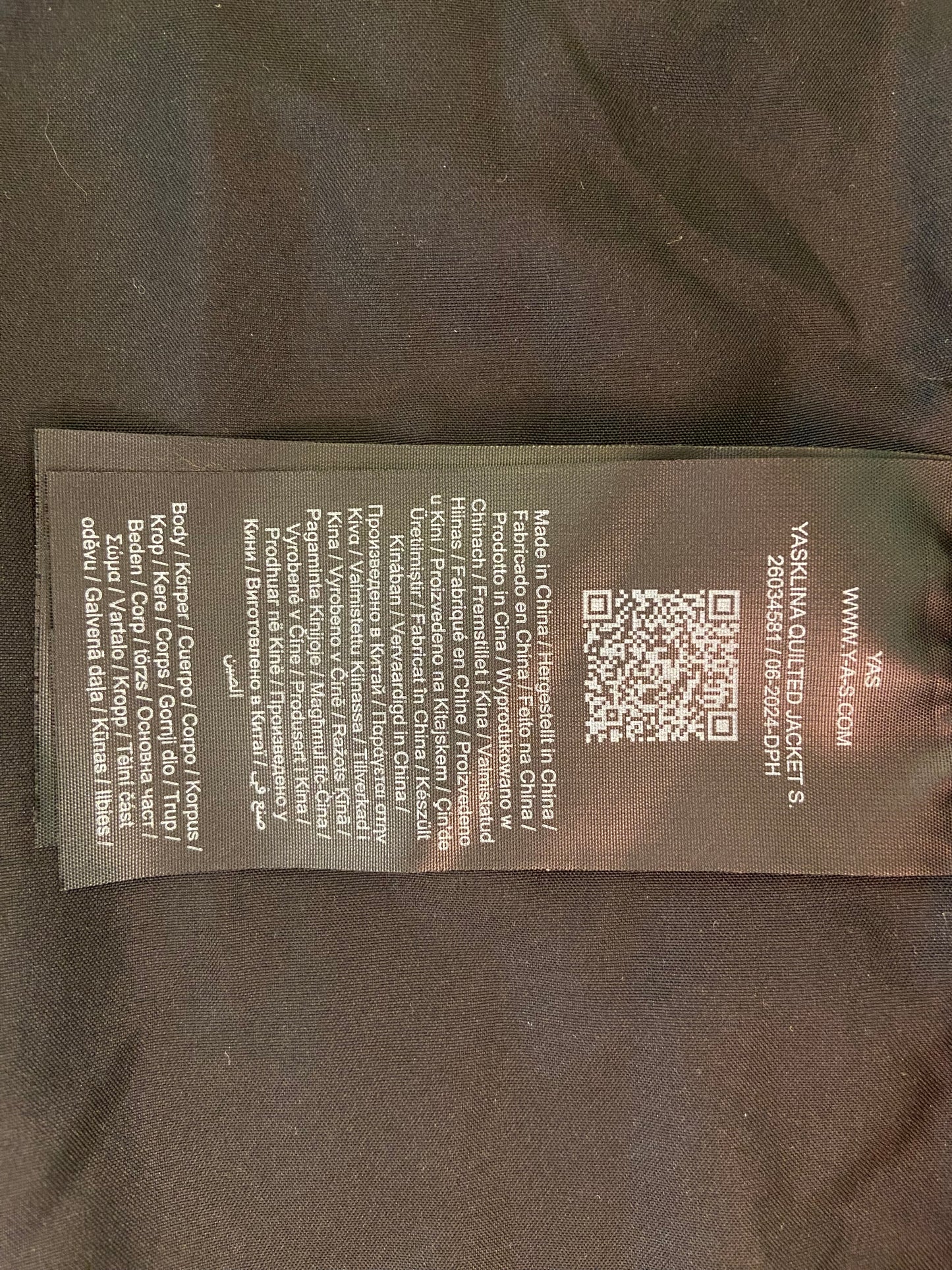 NEW NEVER WORN "YAS" BLACK FLORAL QUILTED COAT